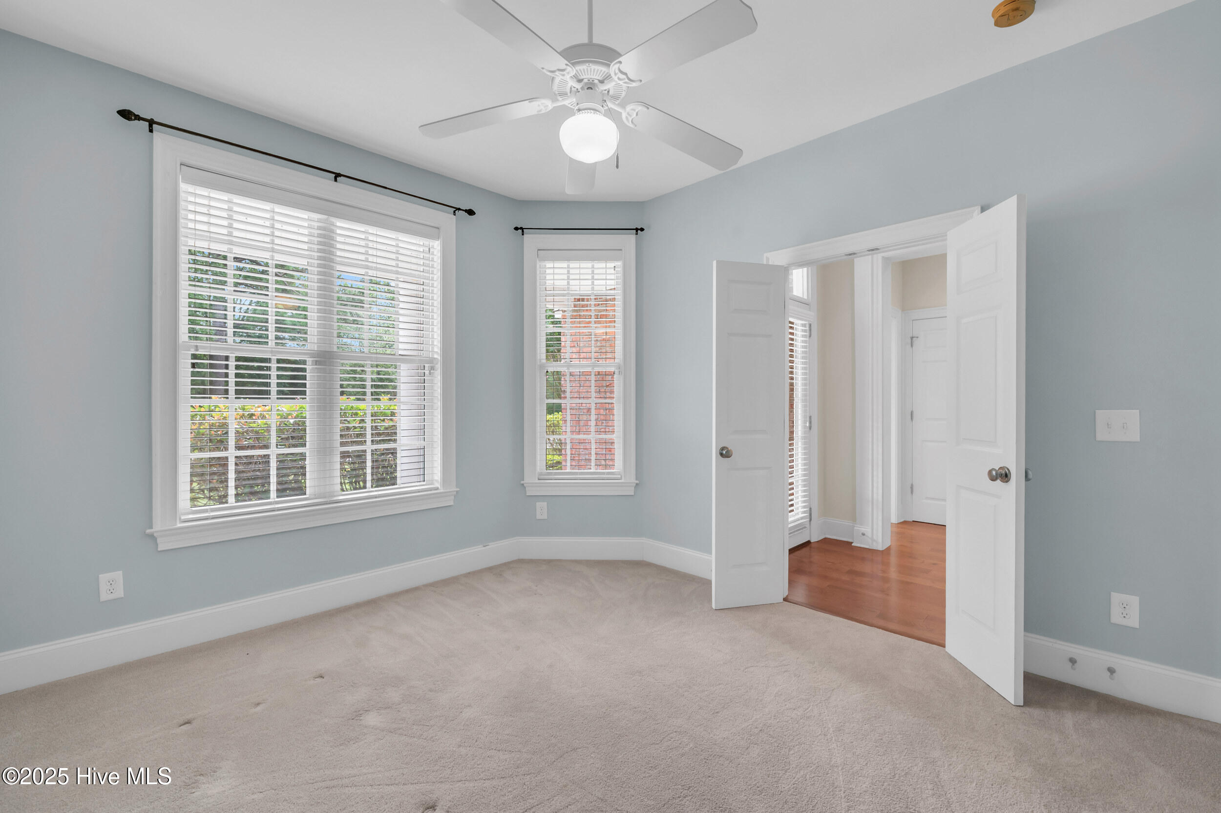 100514630 | Photo 42