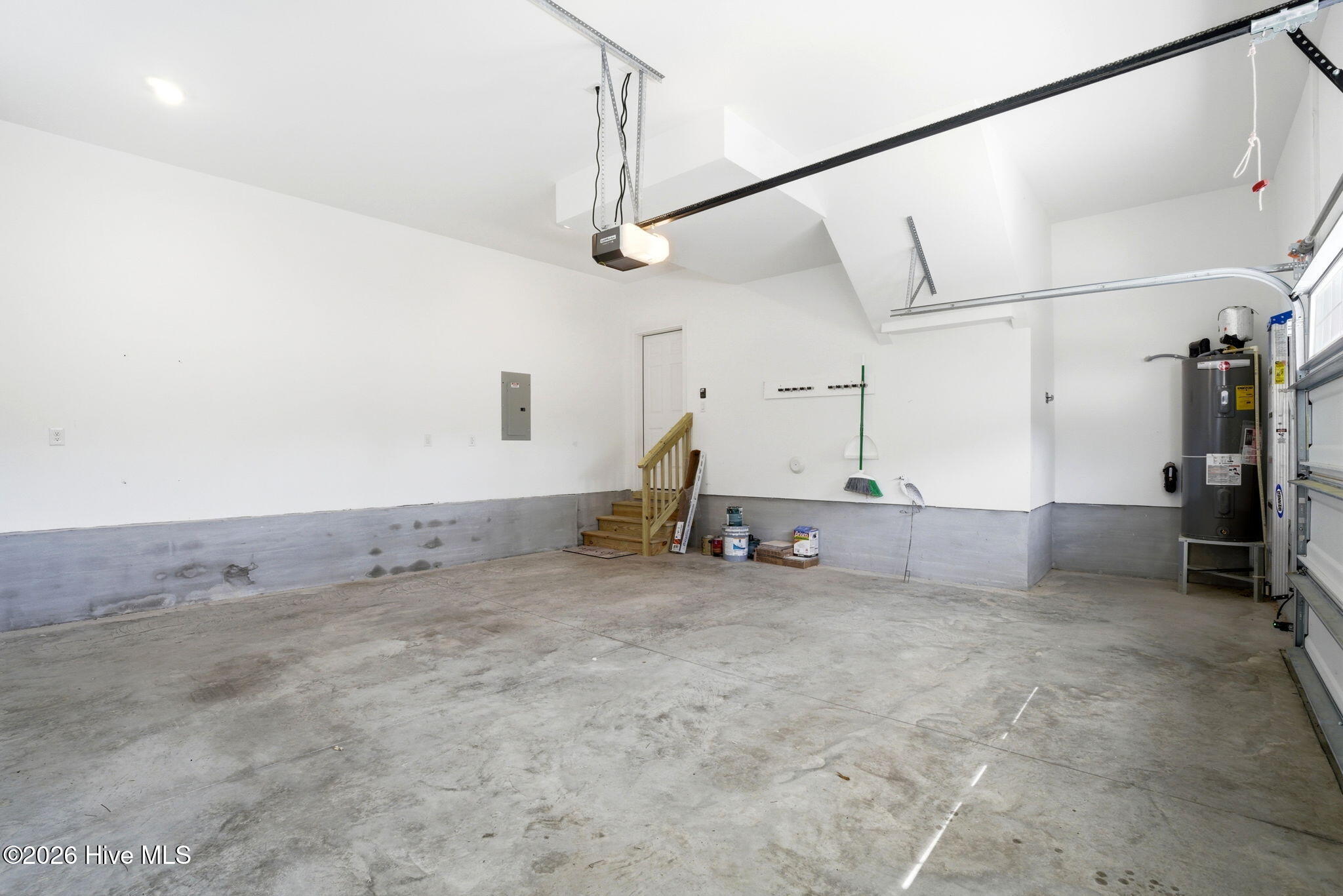 100558607 | Photo 36