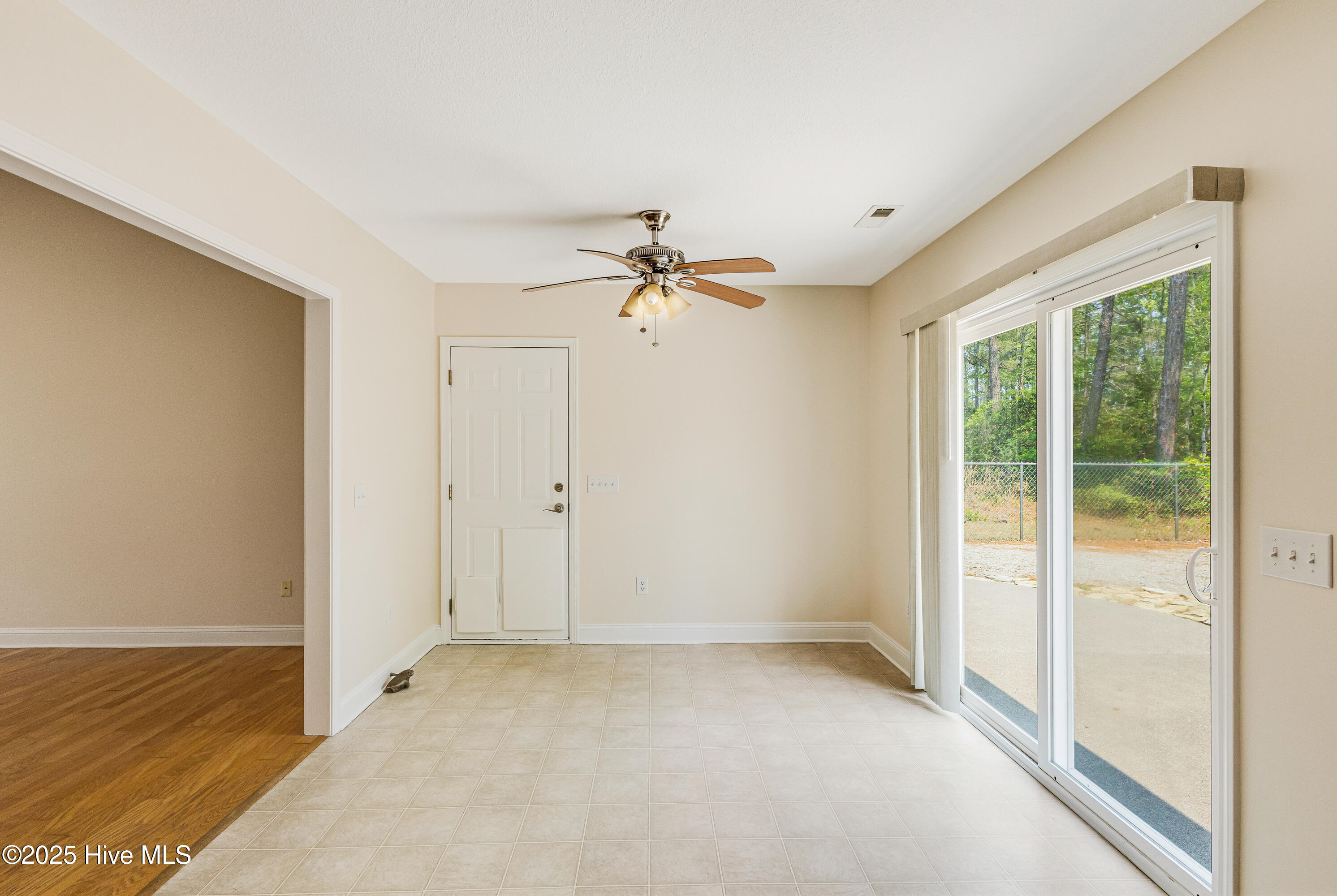 100505553 | Photo 14