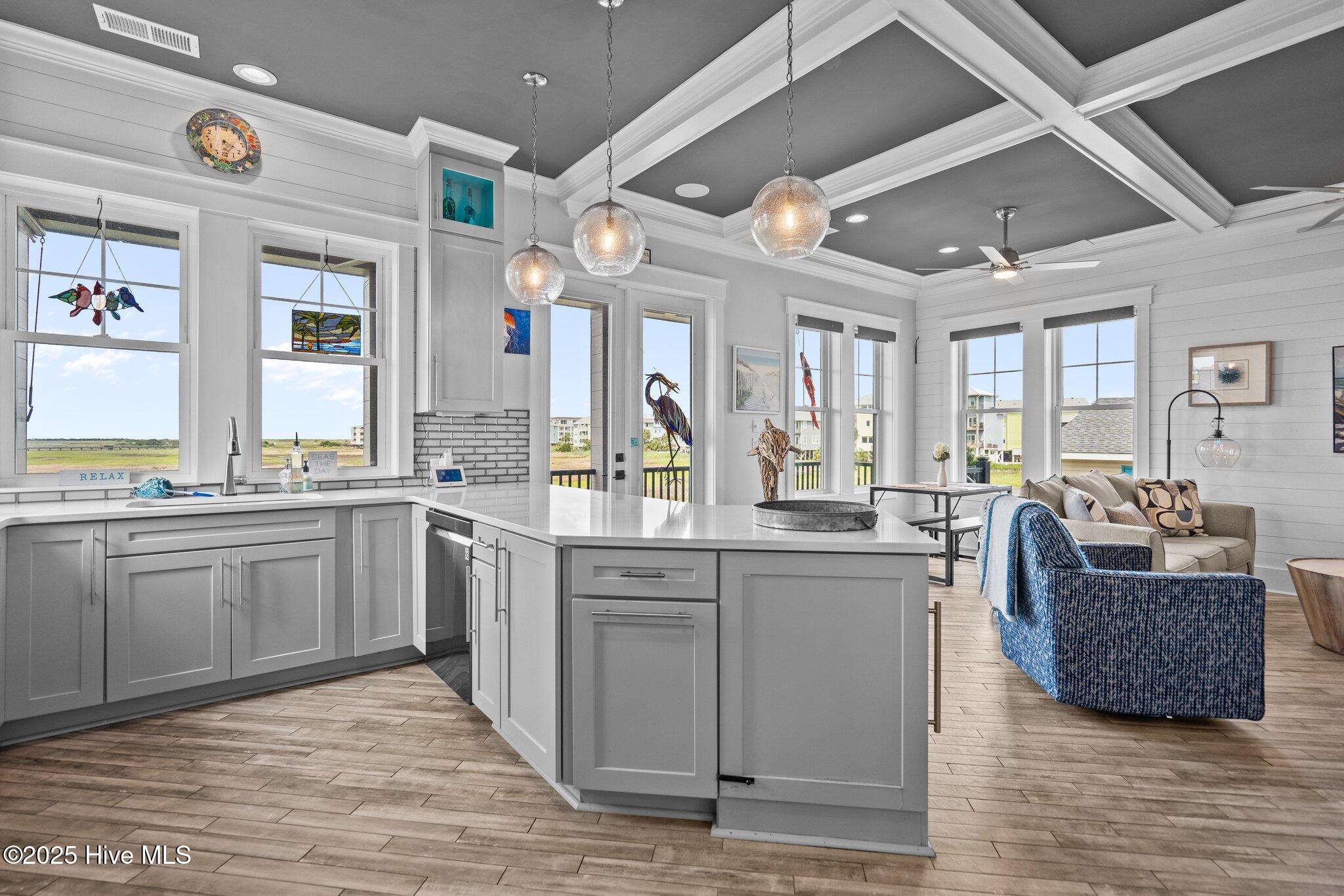 100514029 | Photo 27