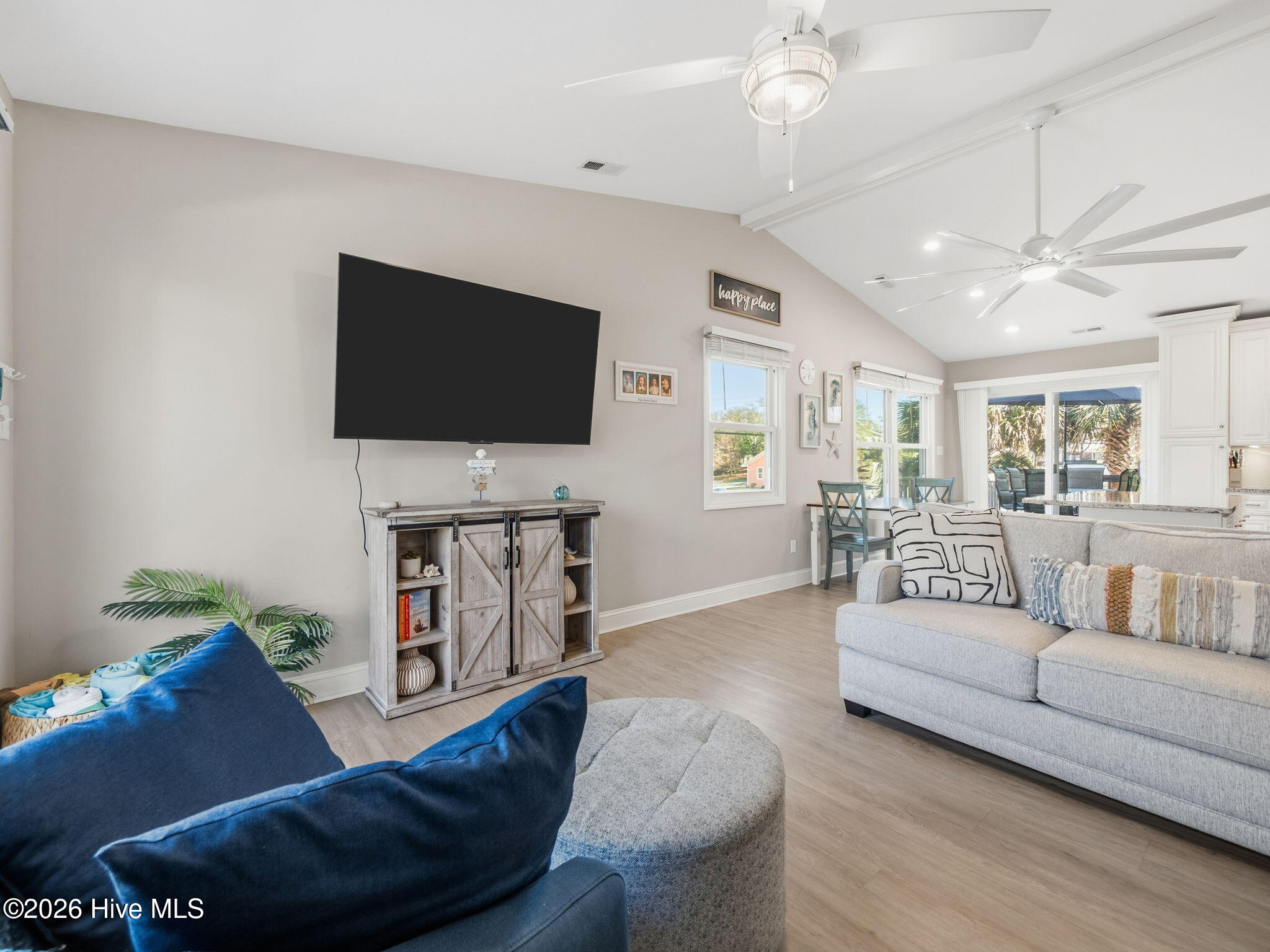 100556507 | Photo 15