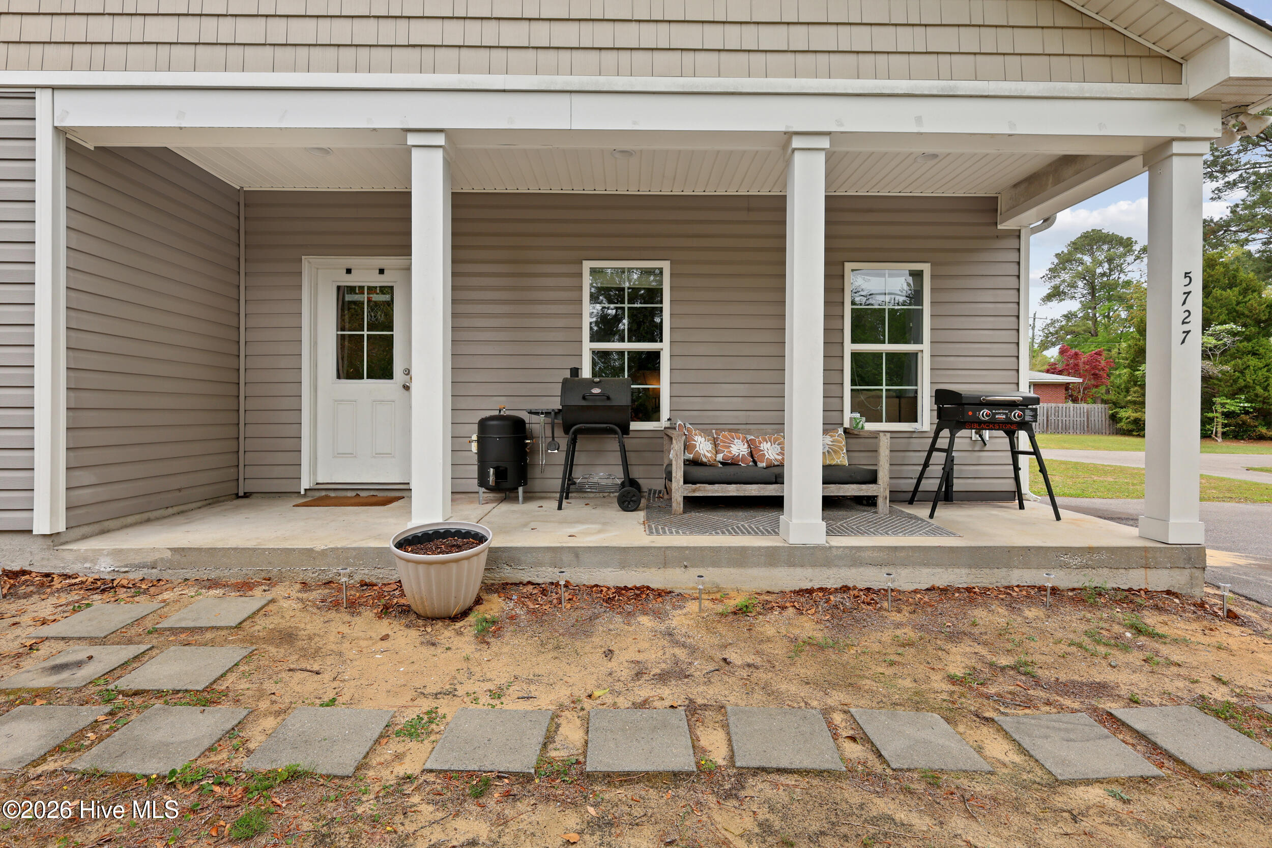 100566904 | Photo 11