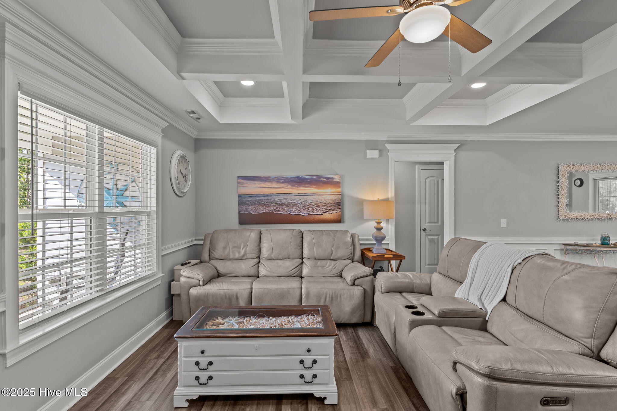 100530347 | Photo 10