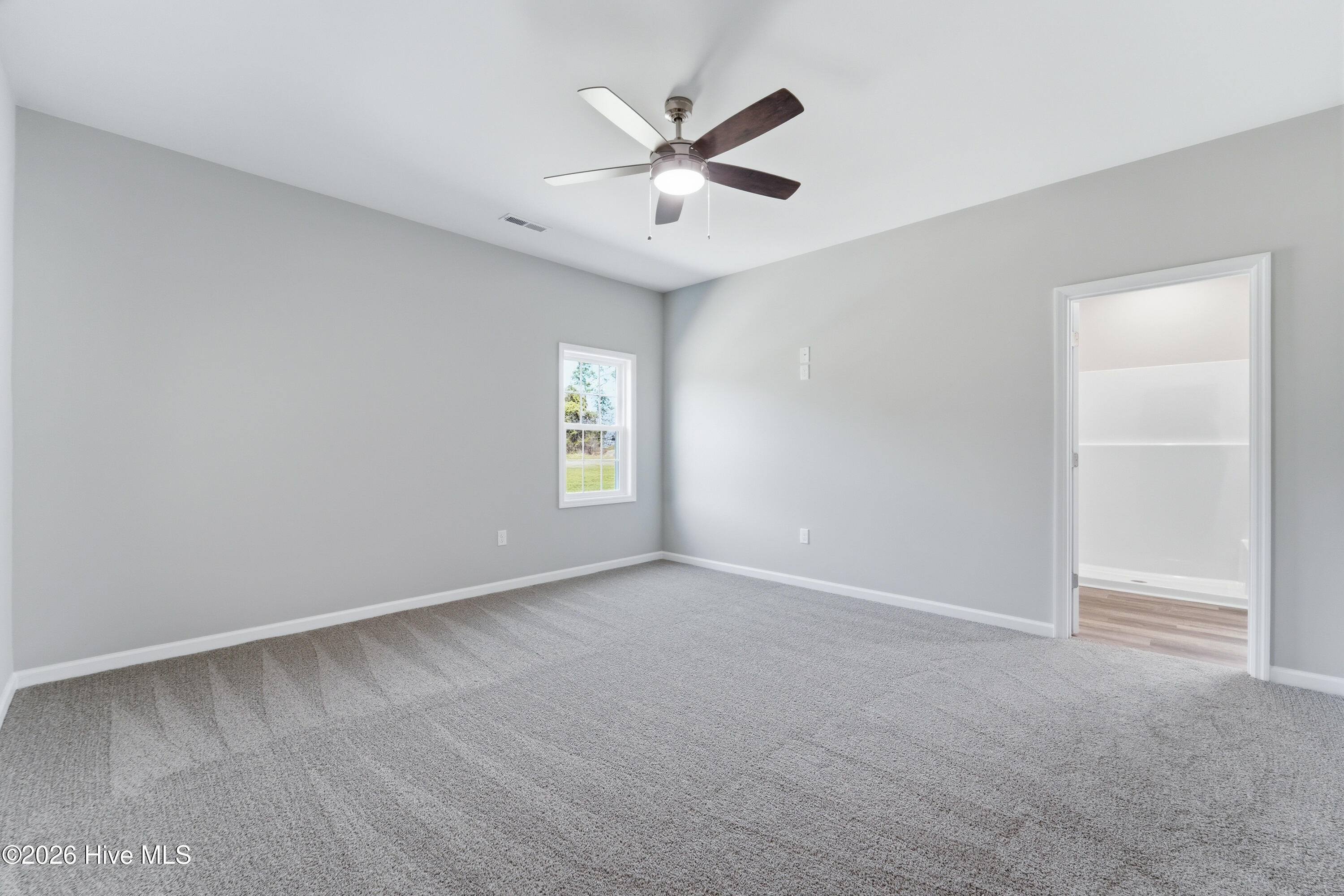 100562005 | Photo 25