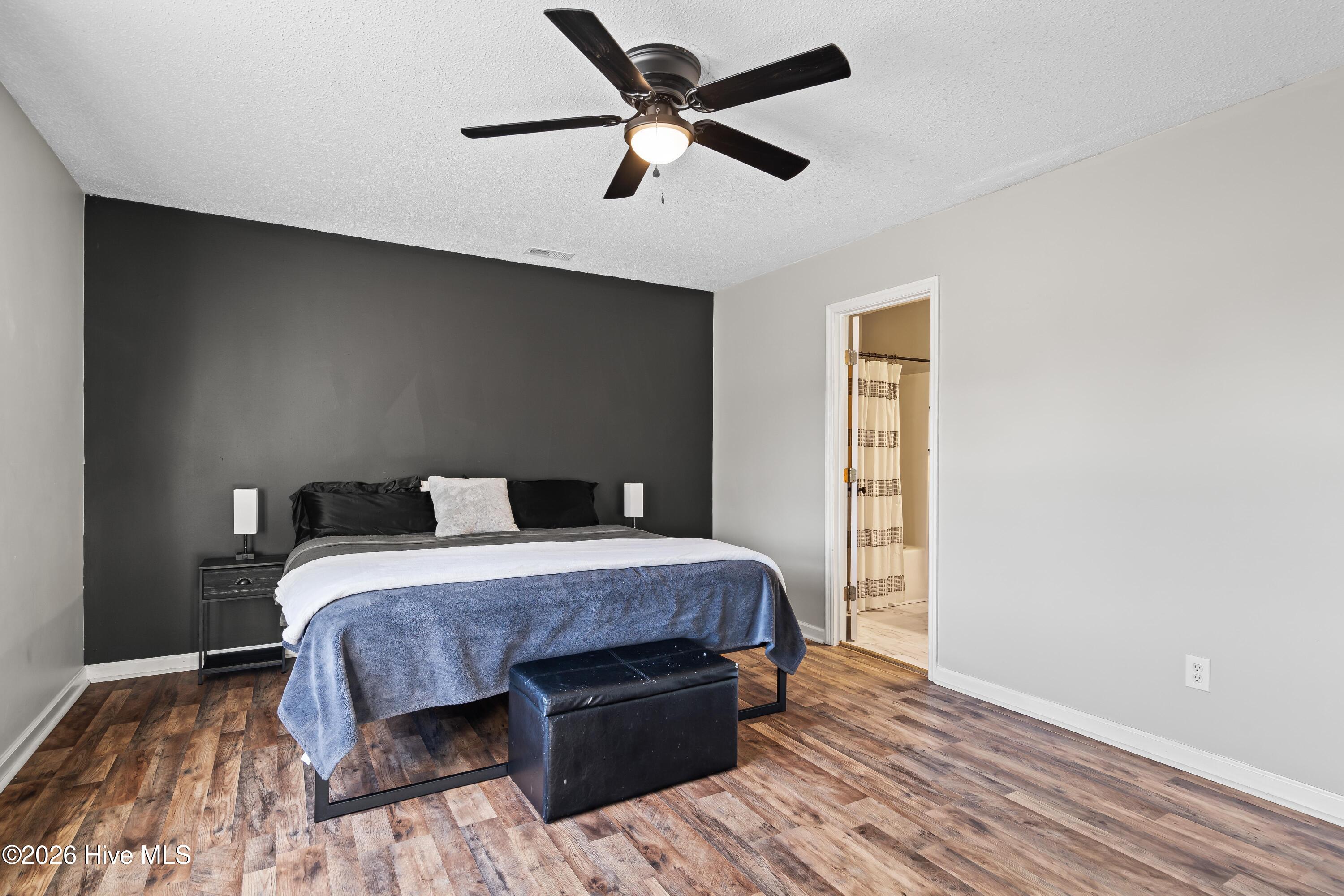 100548463 | Photo 18