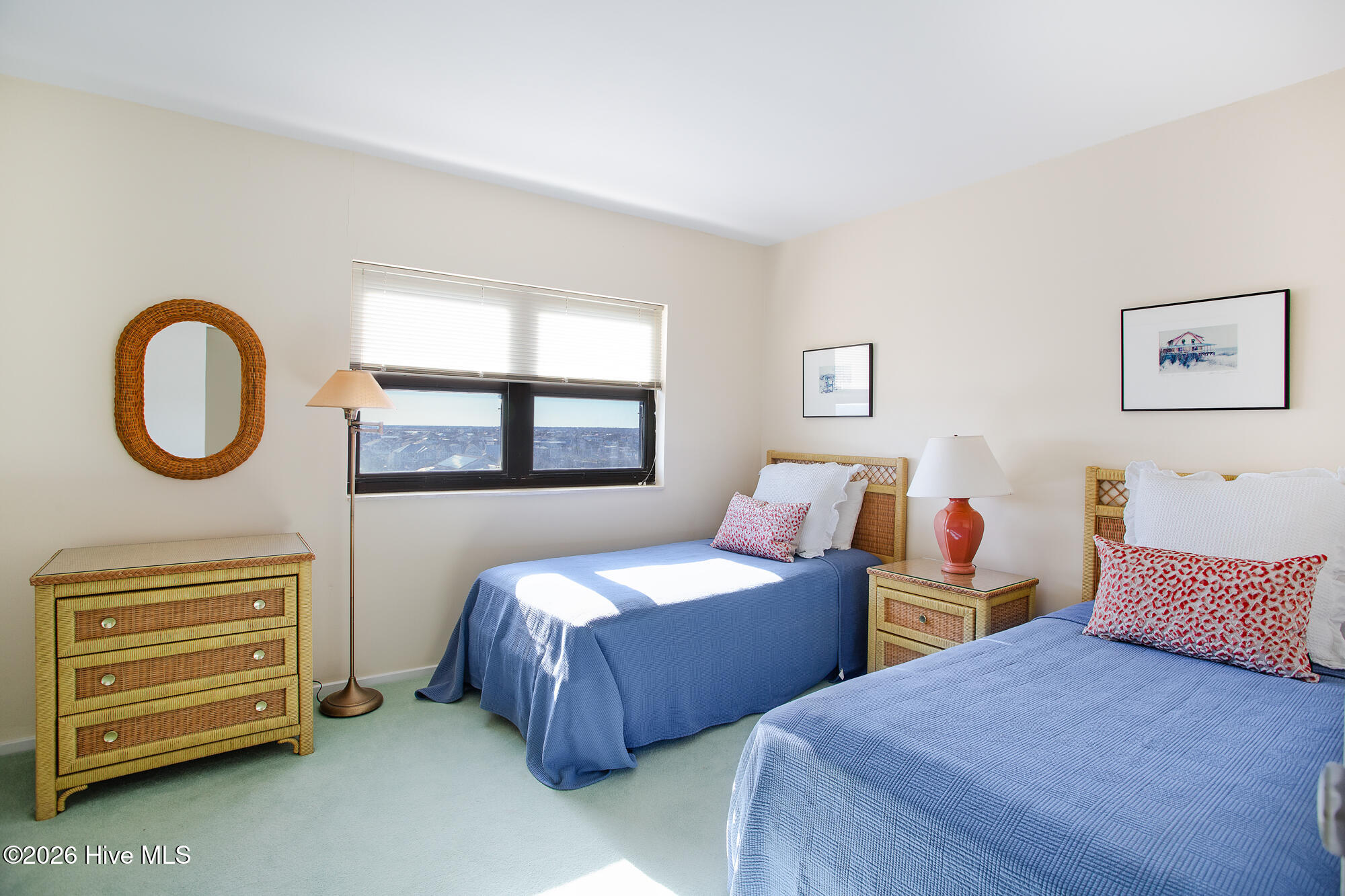 100550779 | Photo 12