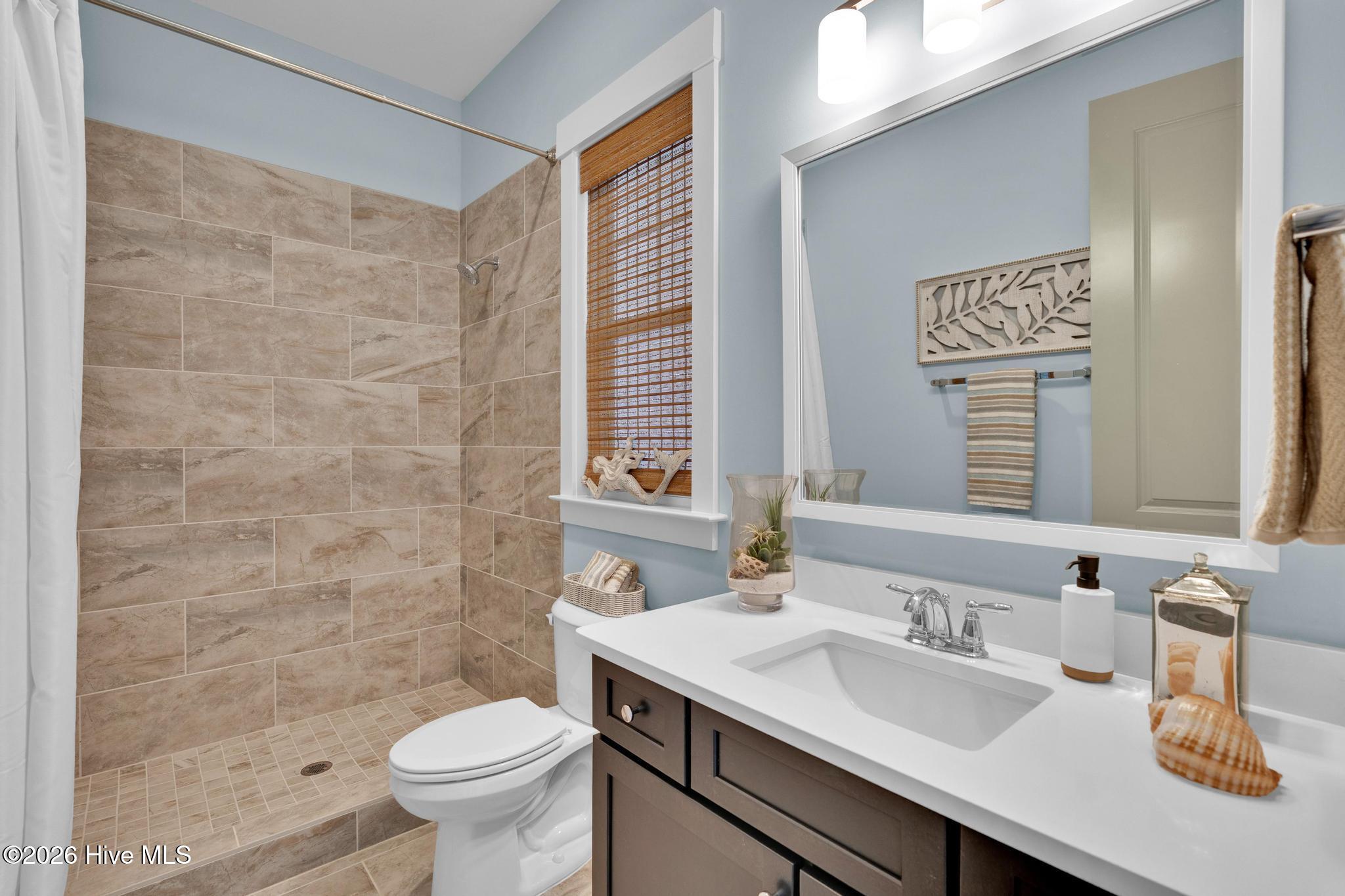 100564627 | Photo 26