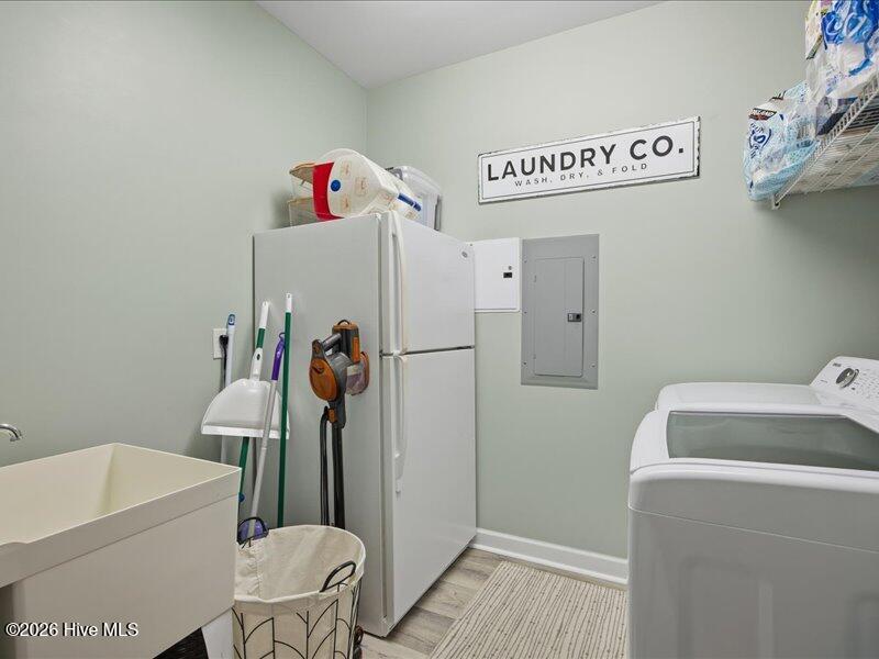 100549791 | Photo 30