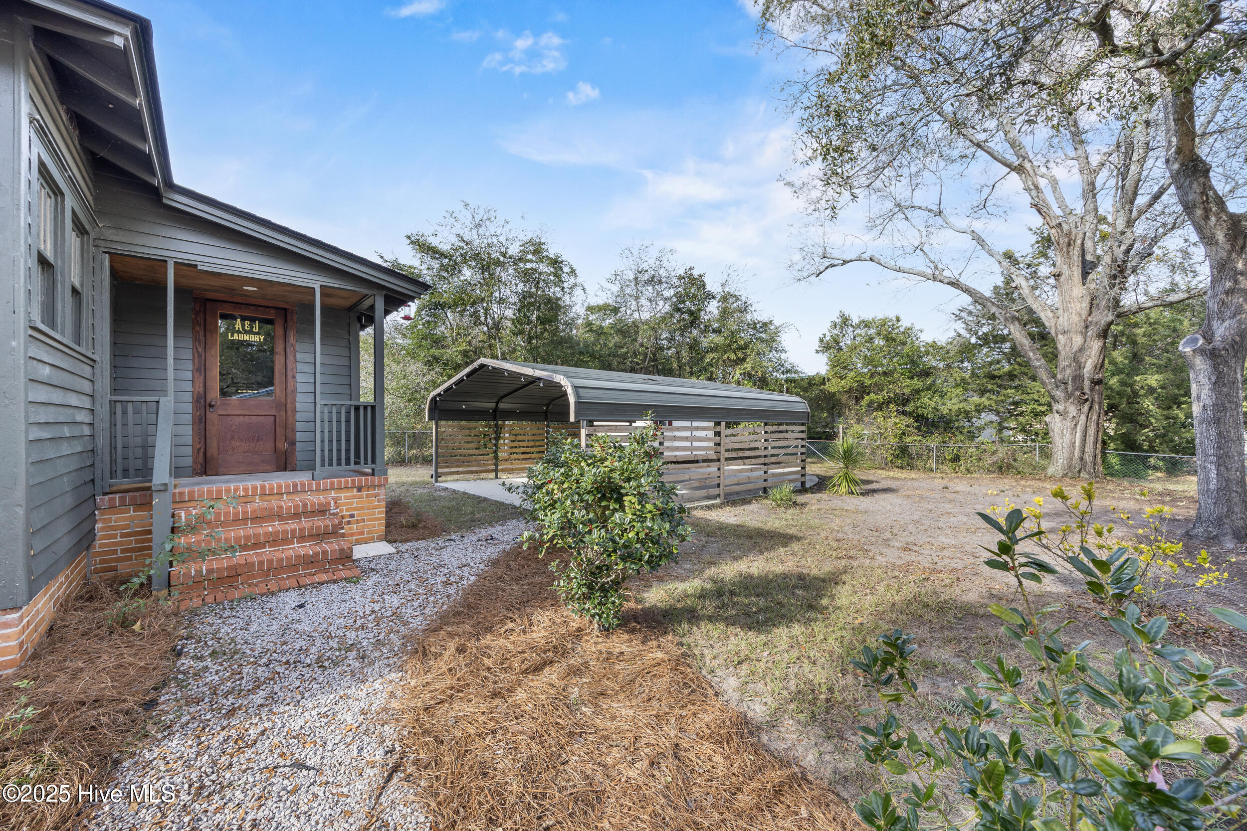 100544356 | Photo 44