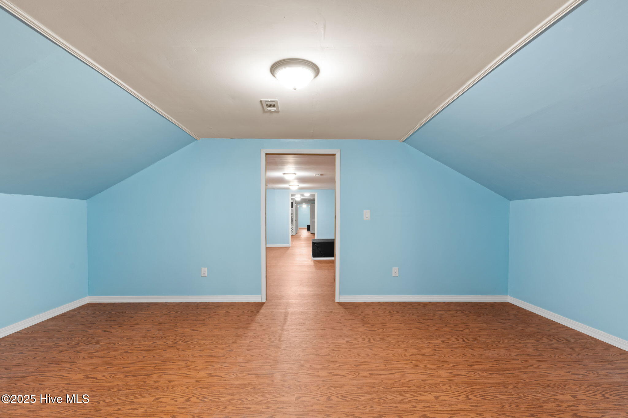 100526462 | Photo 48