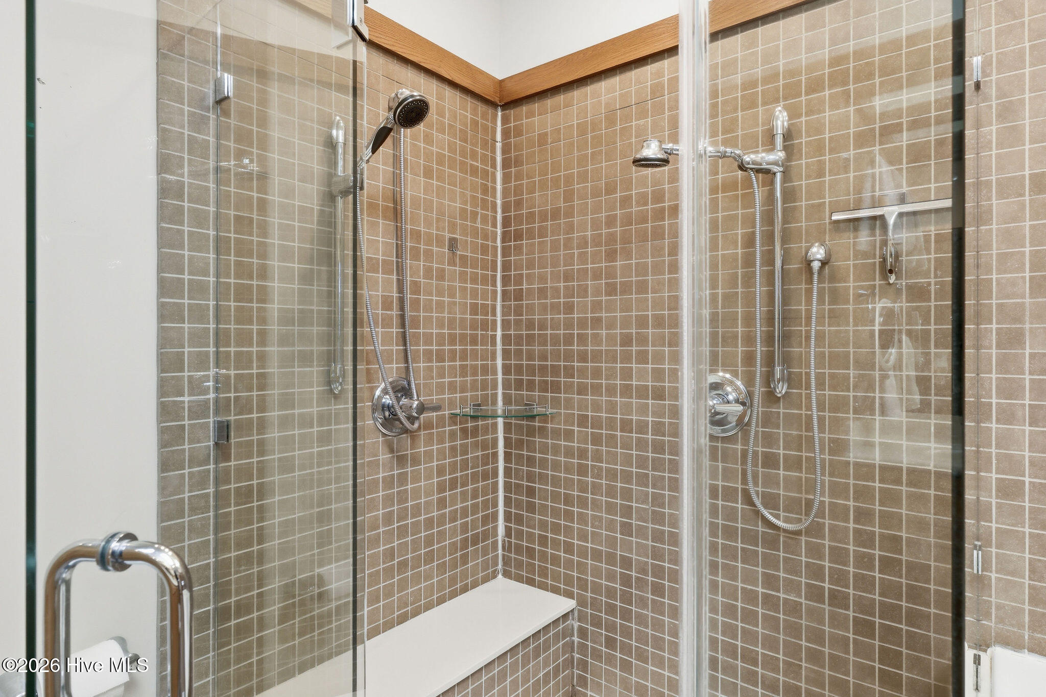 100569152 | Photo 39