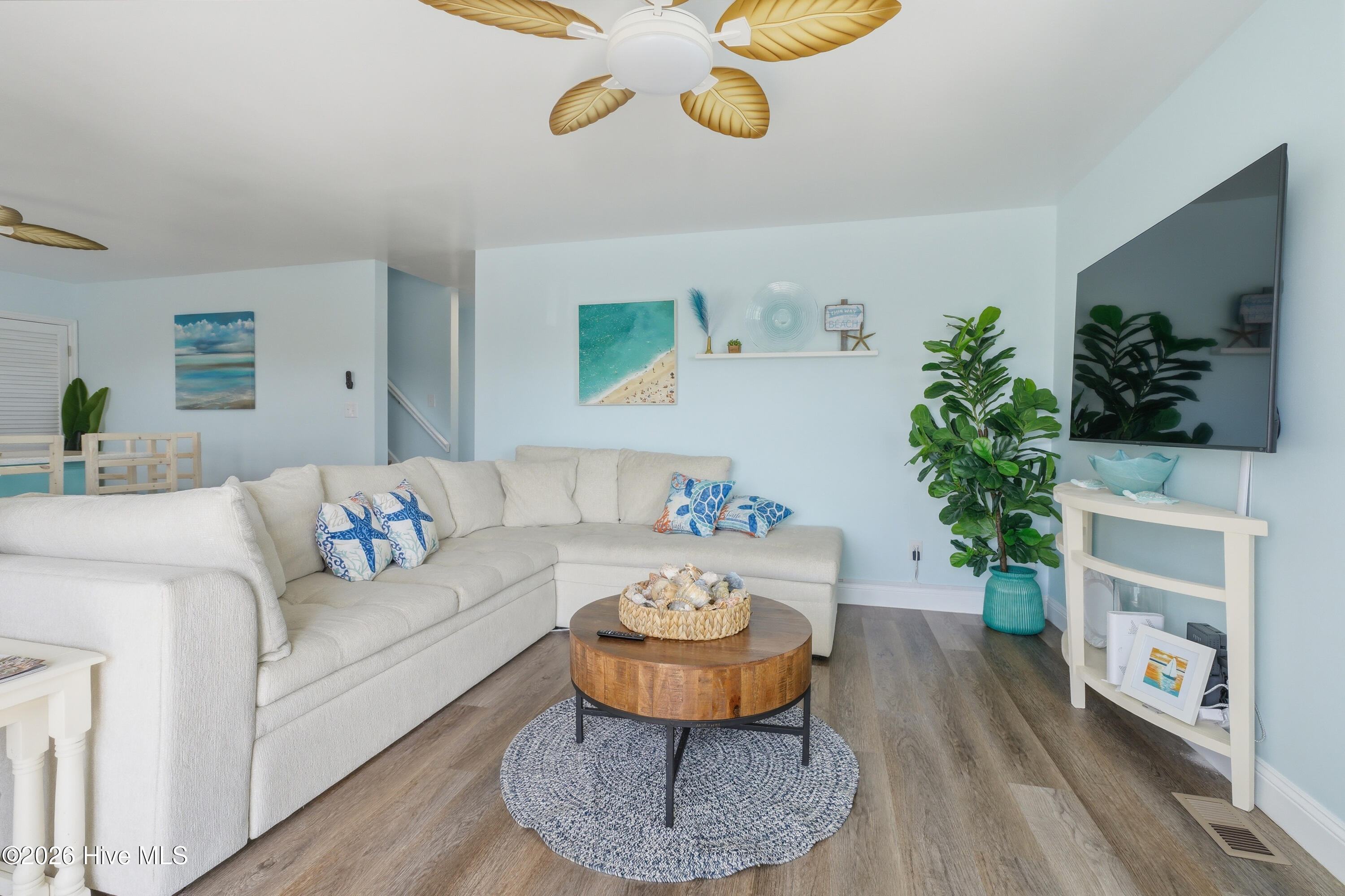 100559140 | Photo 15