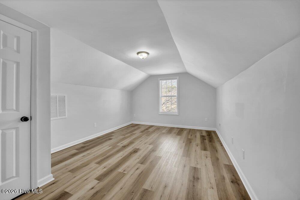 100553481 | Photo 24