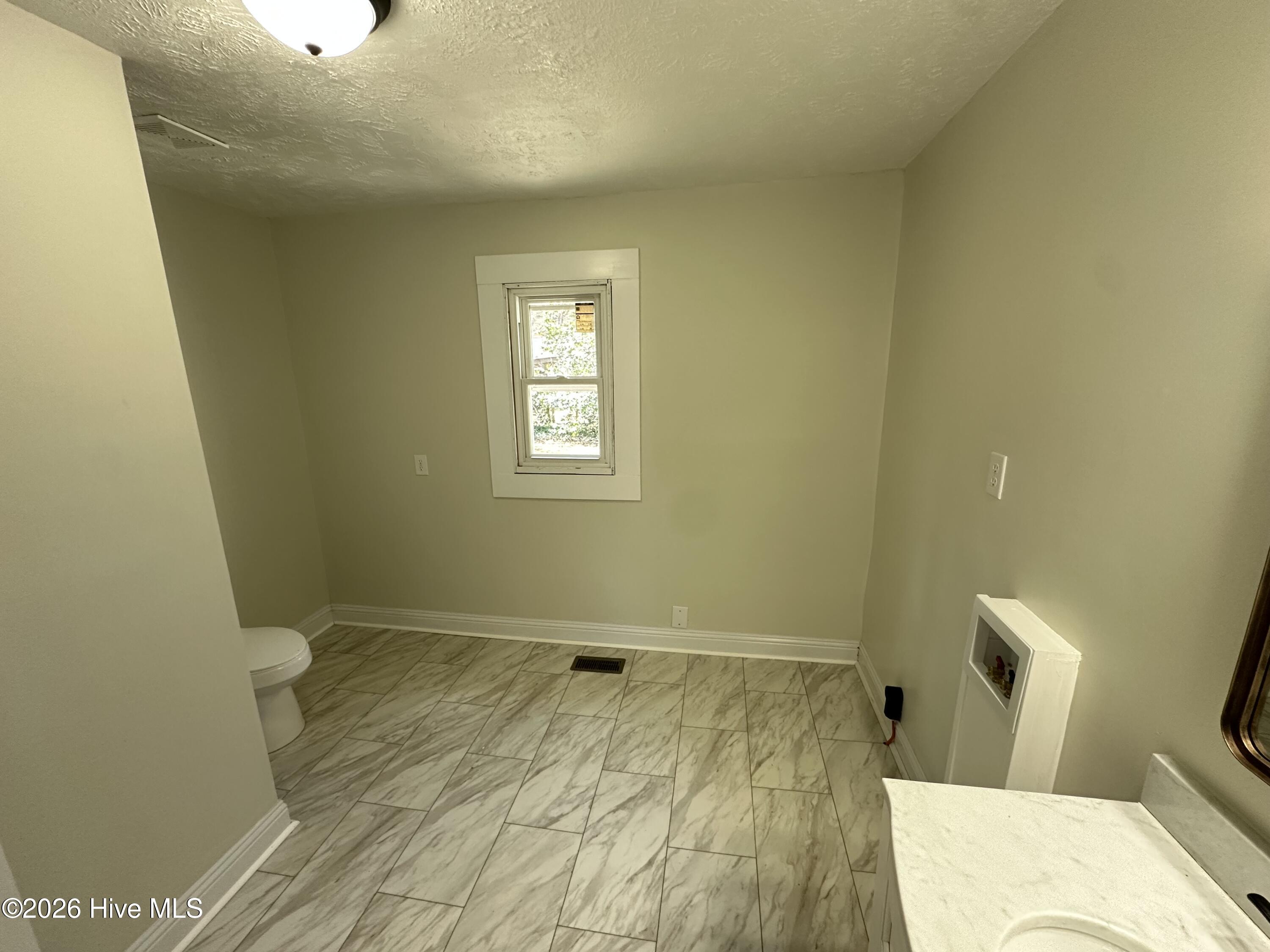 Laundry/bath room
