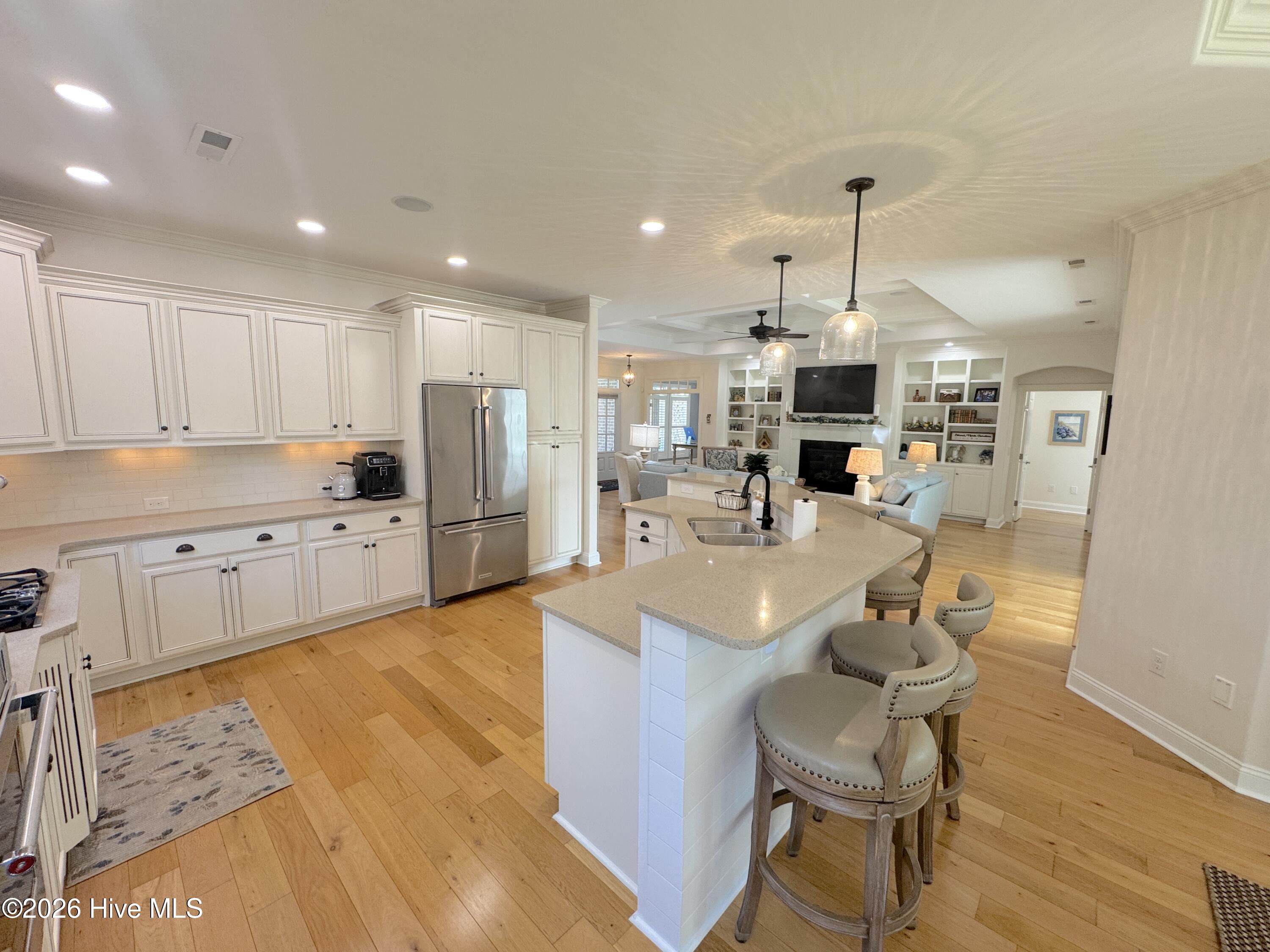 100564015 | Photo 12