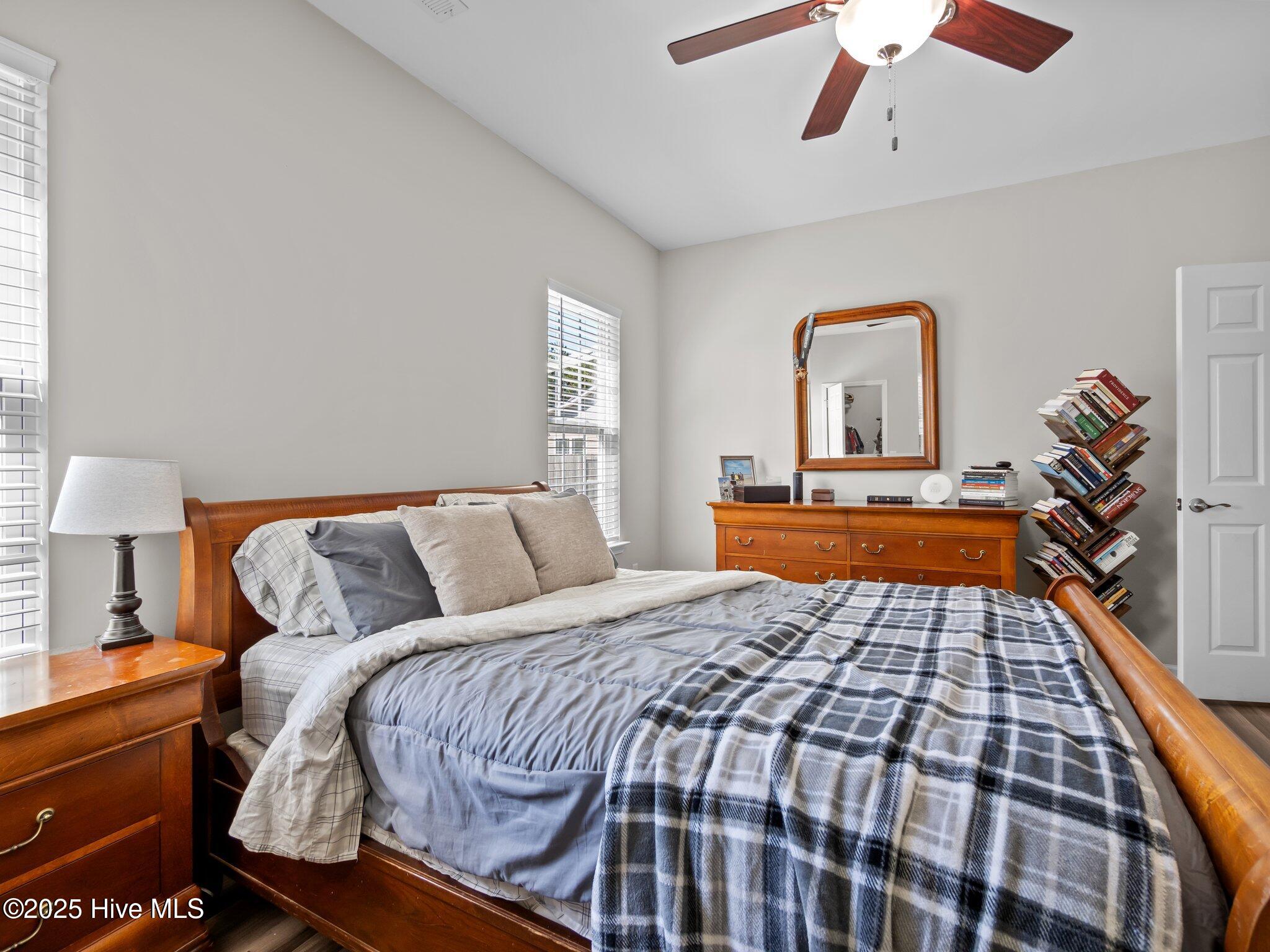 100561630 | Photo 11