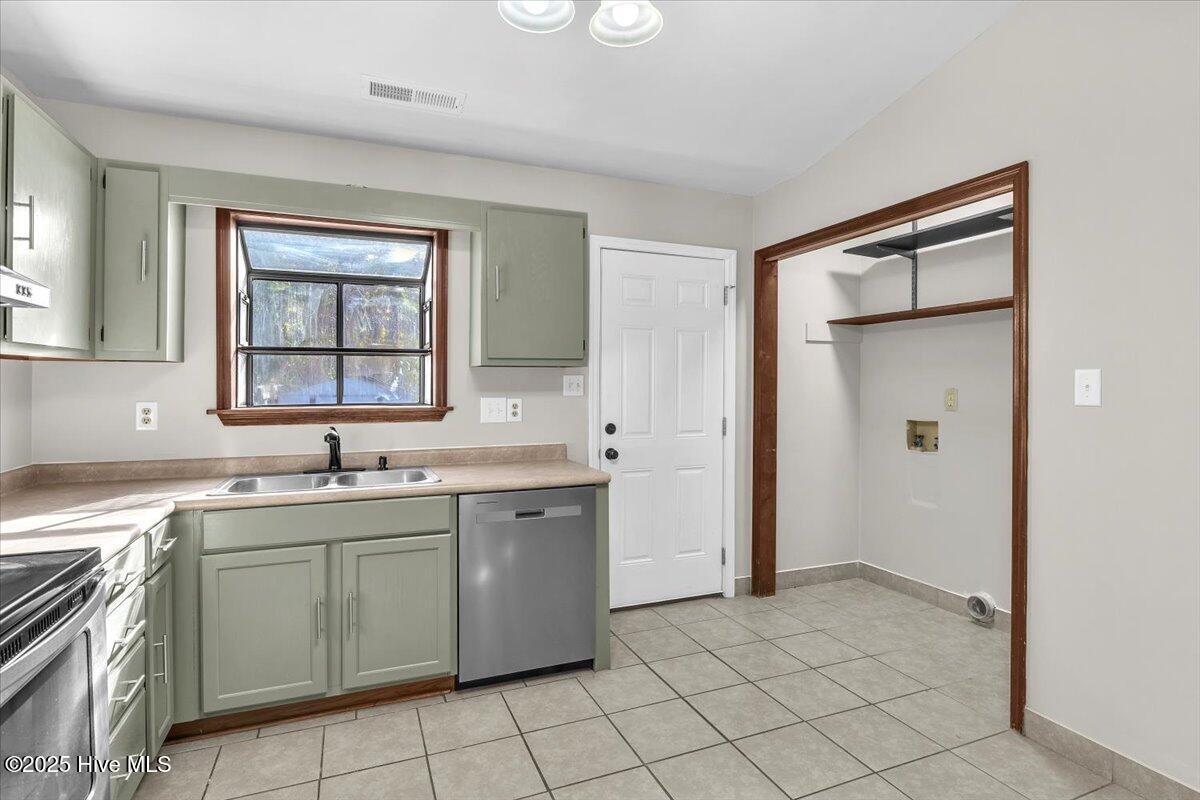 100545519 | Photo 12