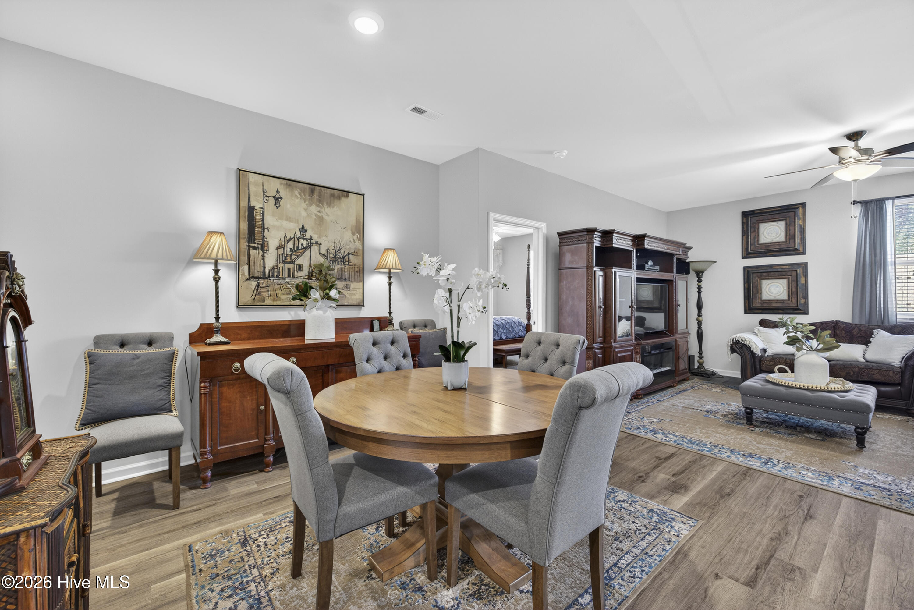 100560970 | Photo 31