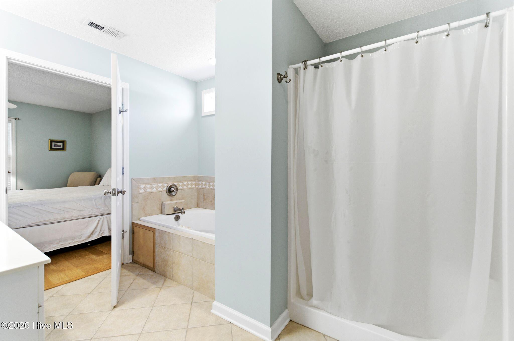 100562982 | Photo 32