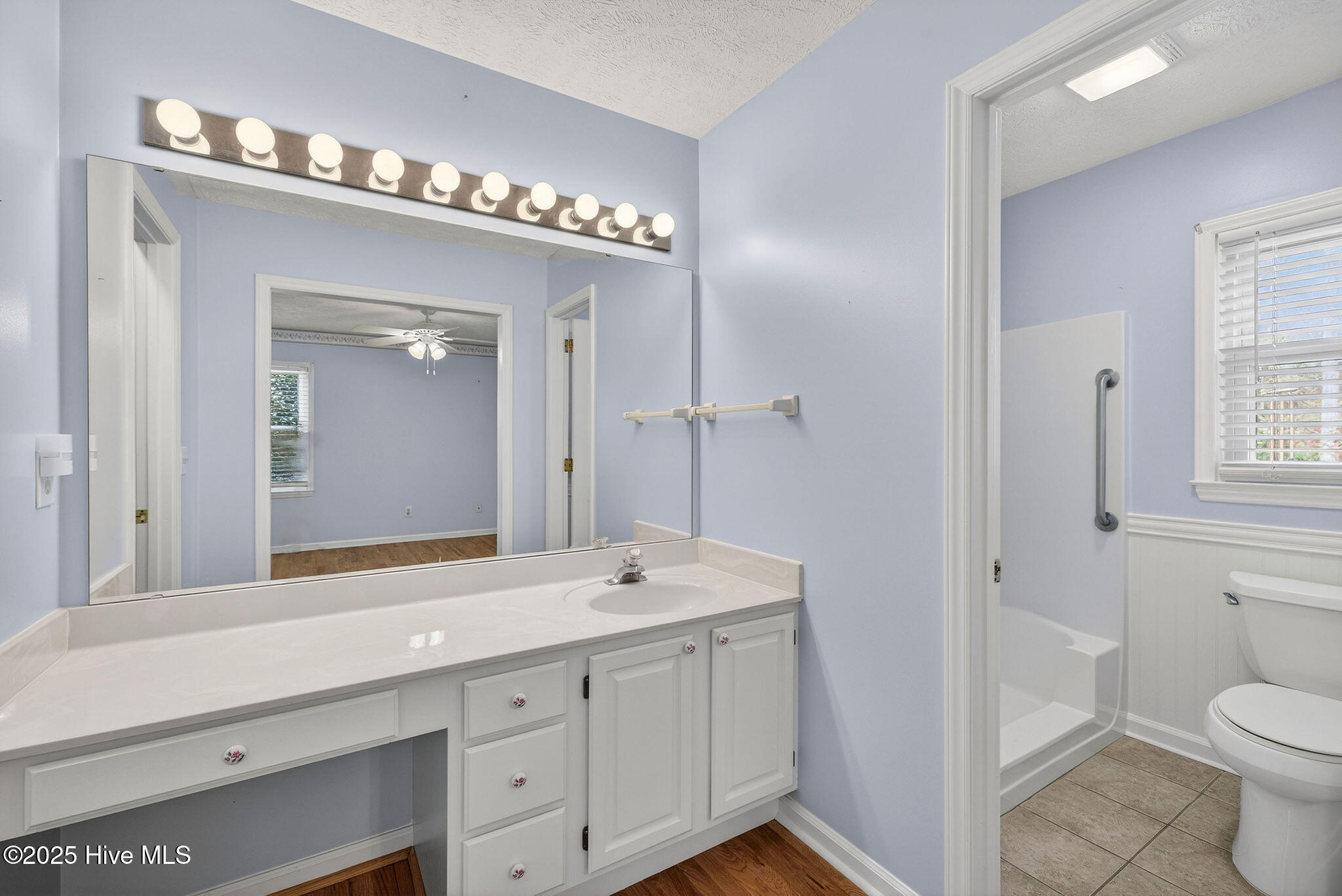 100545478 | Photo 33