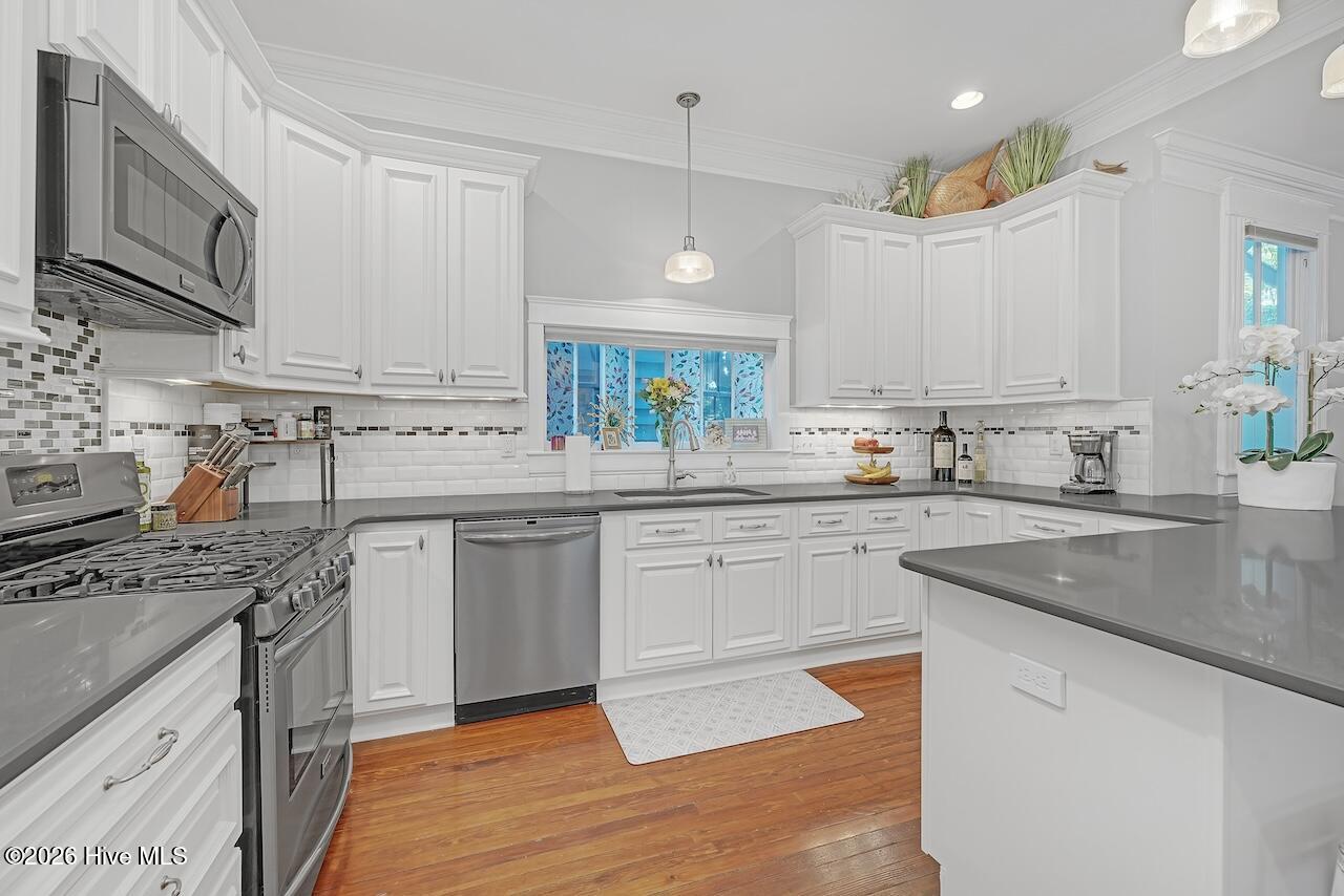 100560028 | Photo 16