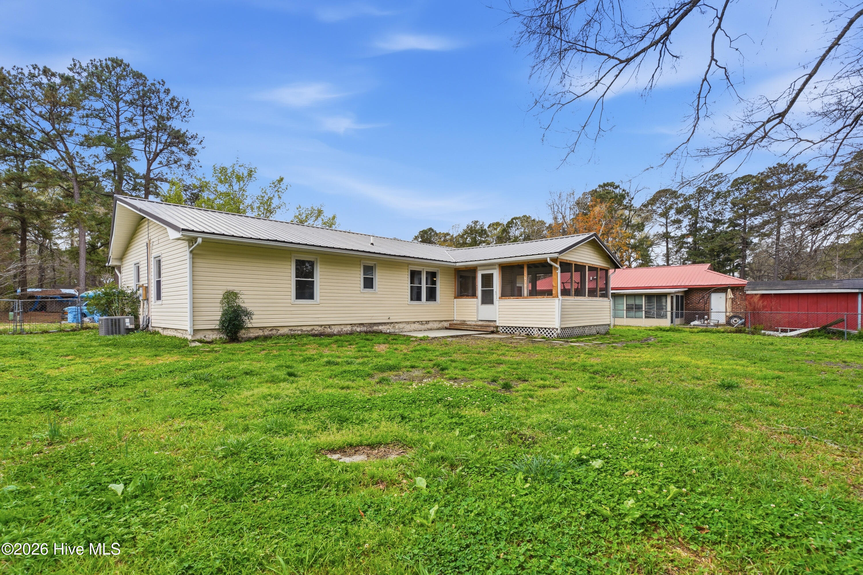 100560505 | Photo 24