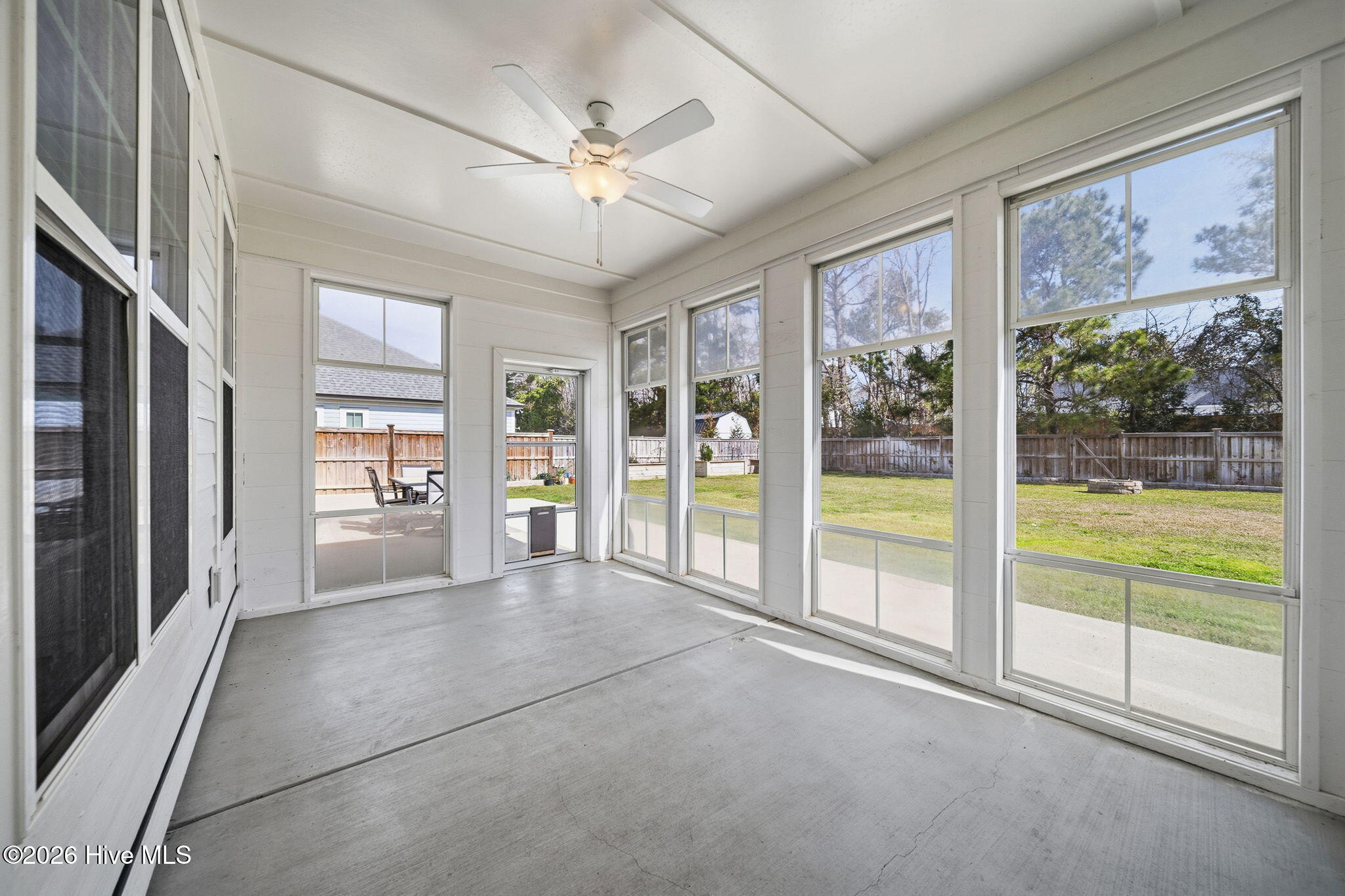 100560908 | Photo 14