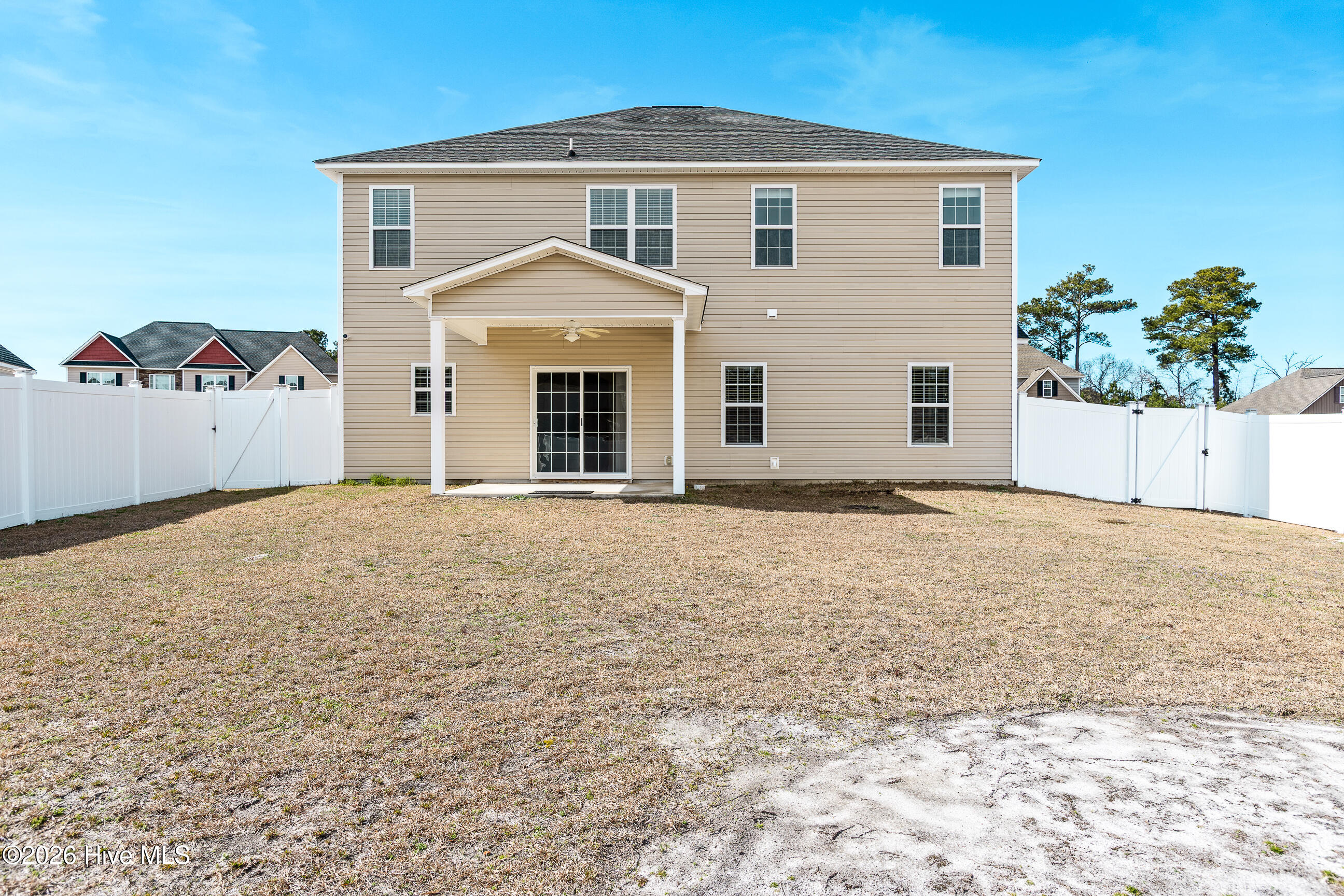 100557533 | Photo 33