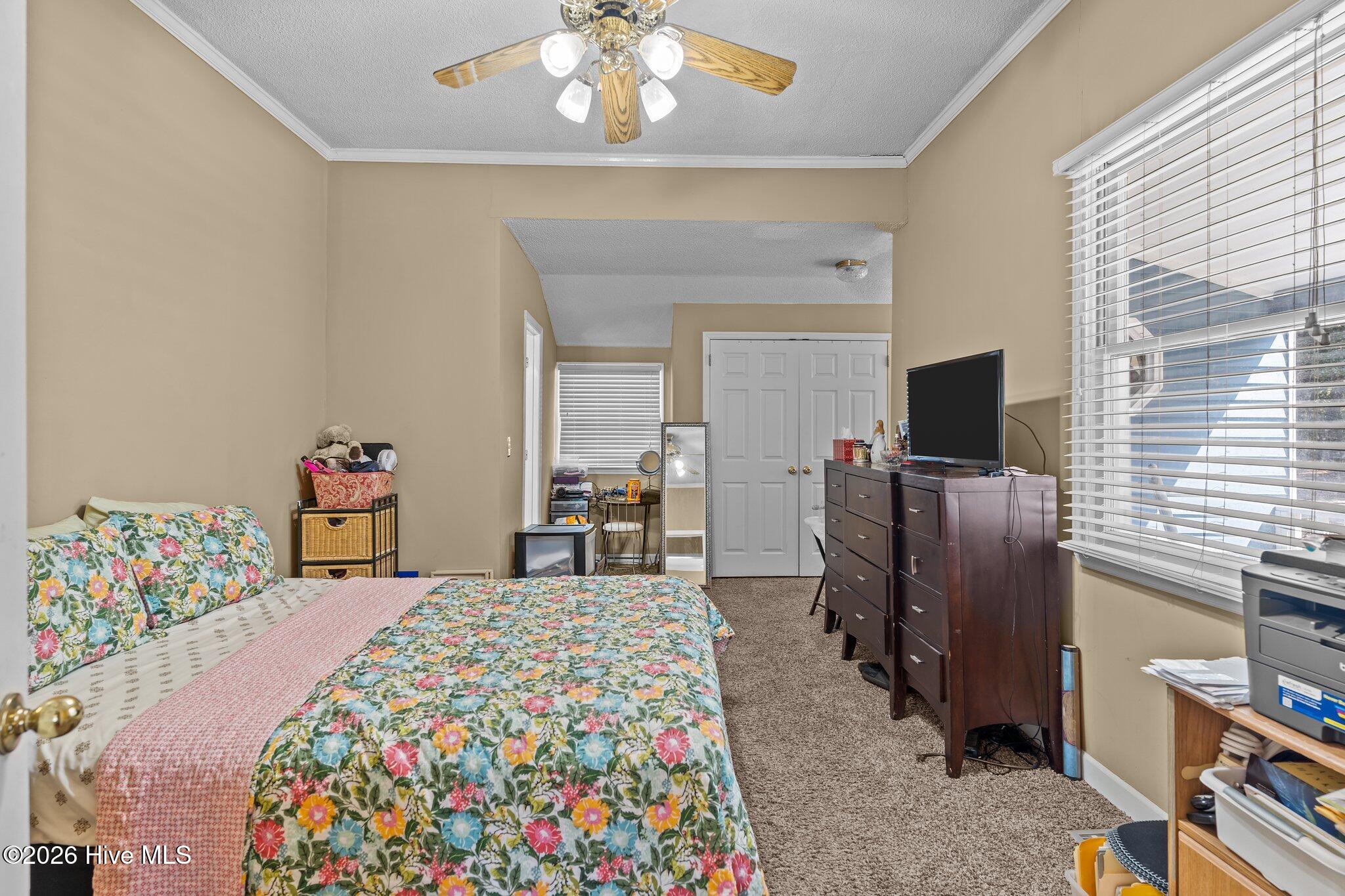 100468590 | Photo 20