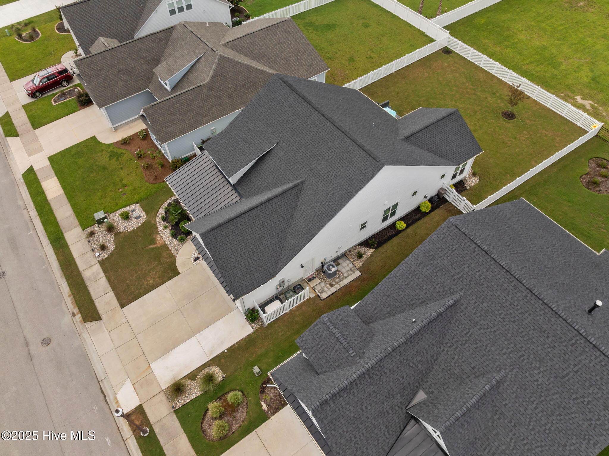 100527941 | Photo 17