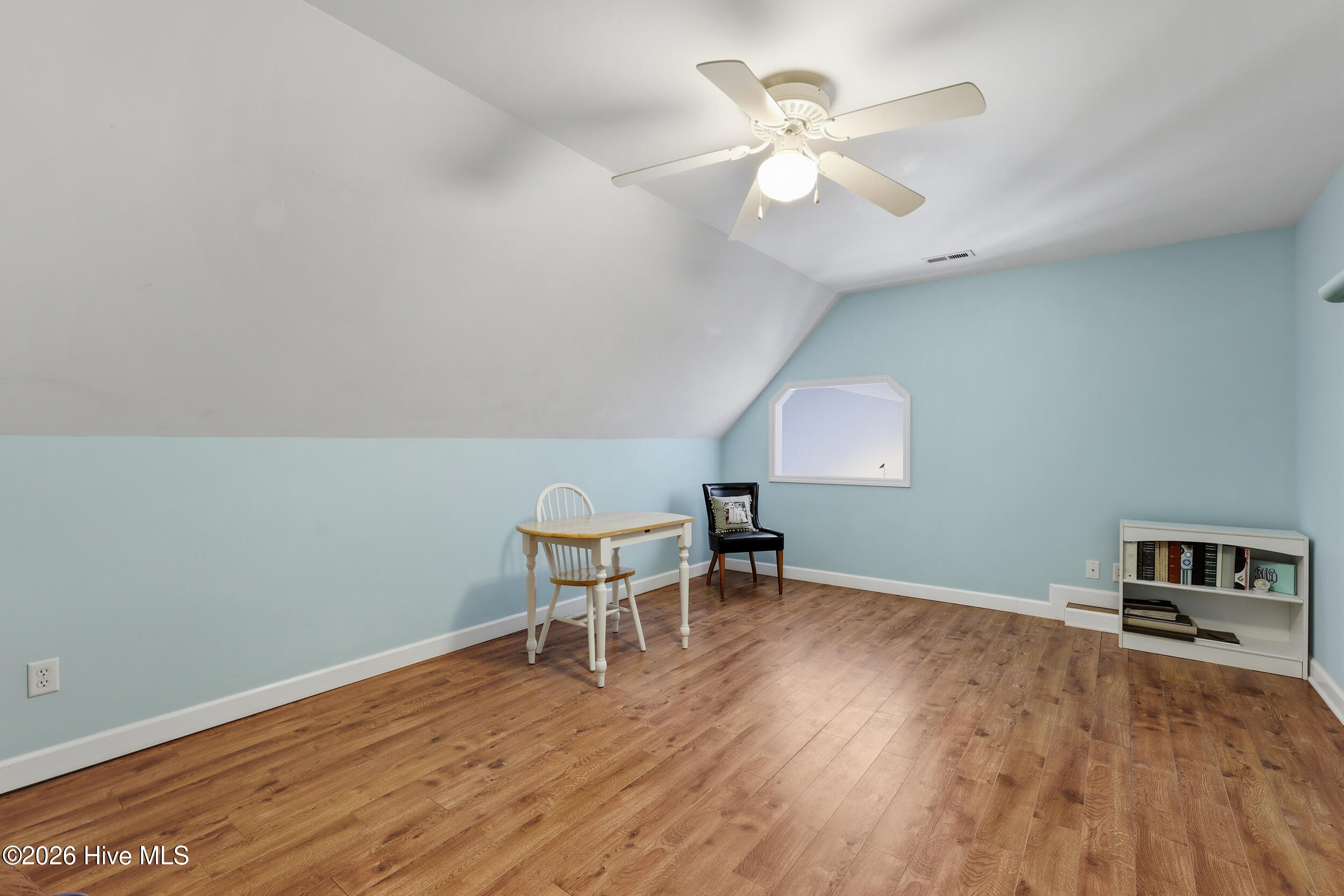 100559540 | Photo 14