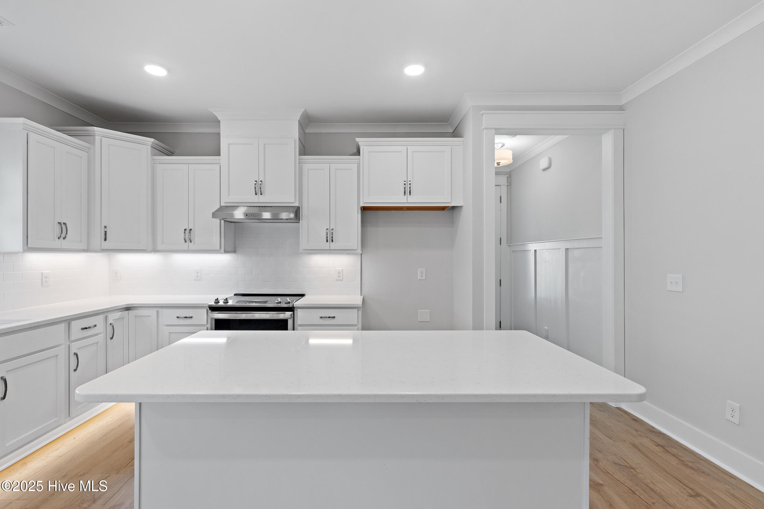 2062 Greenside Manor Drive SW, Ocean Isle Beach, NC 28469 – photo 11: 17_kitchen
