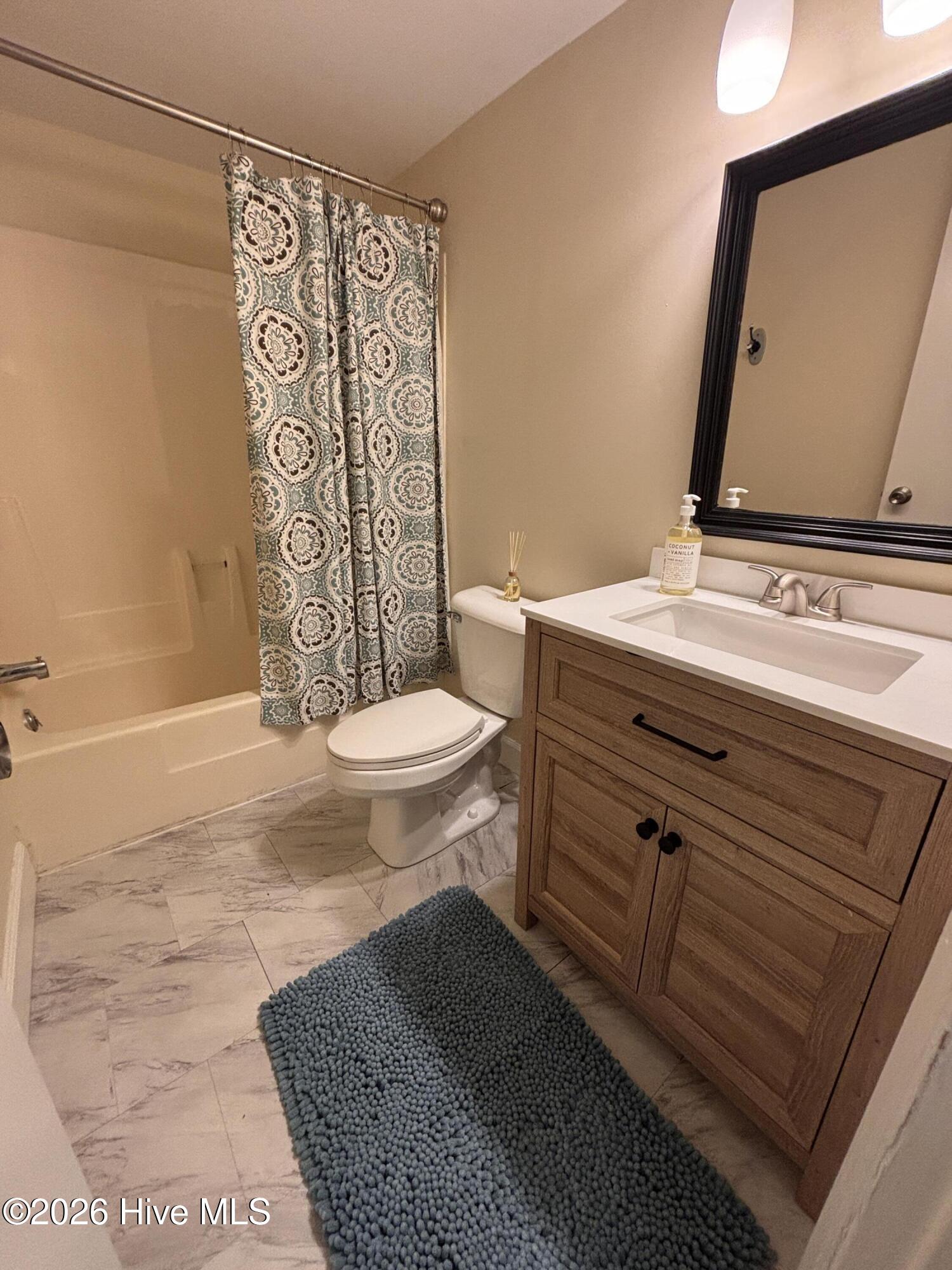 100548207 | Photo 16