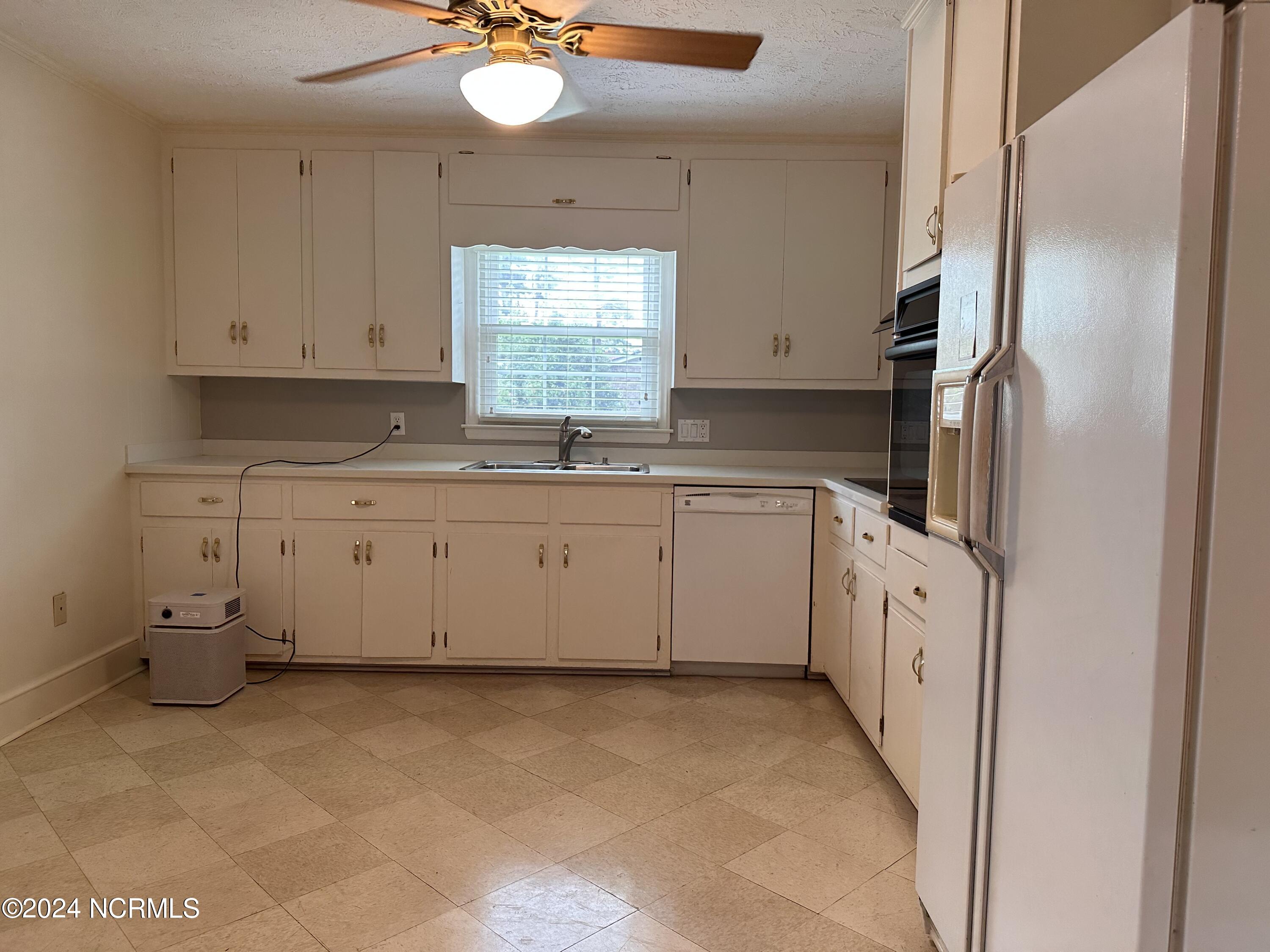 100466276 | Photo 47