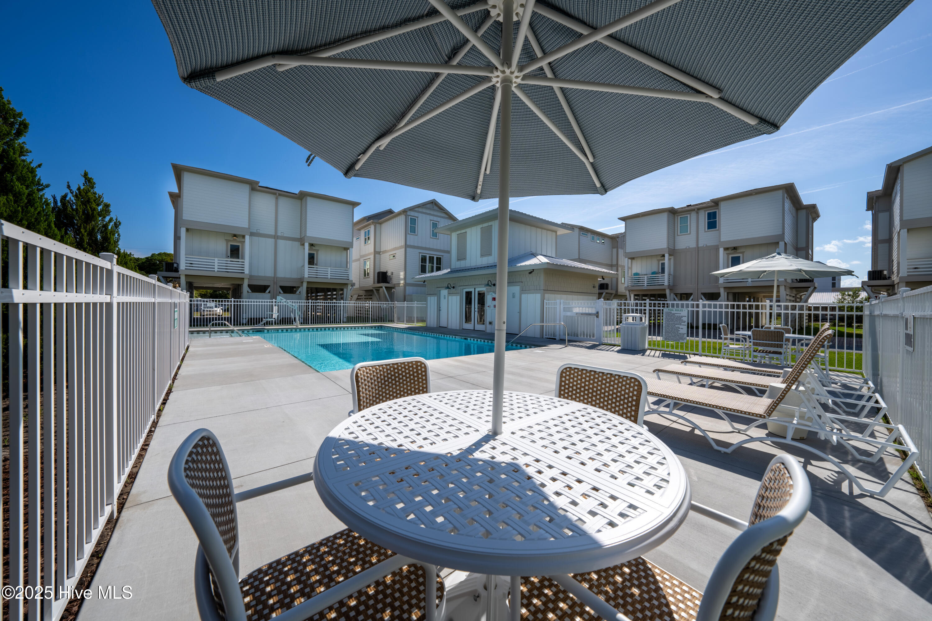 100519689 | Photo 62