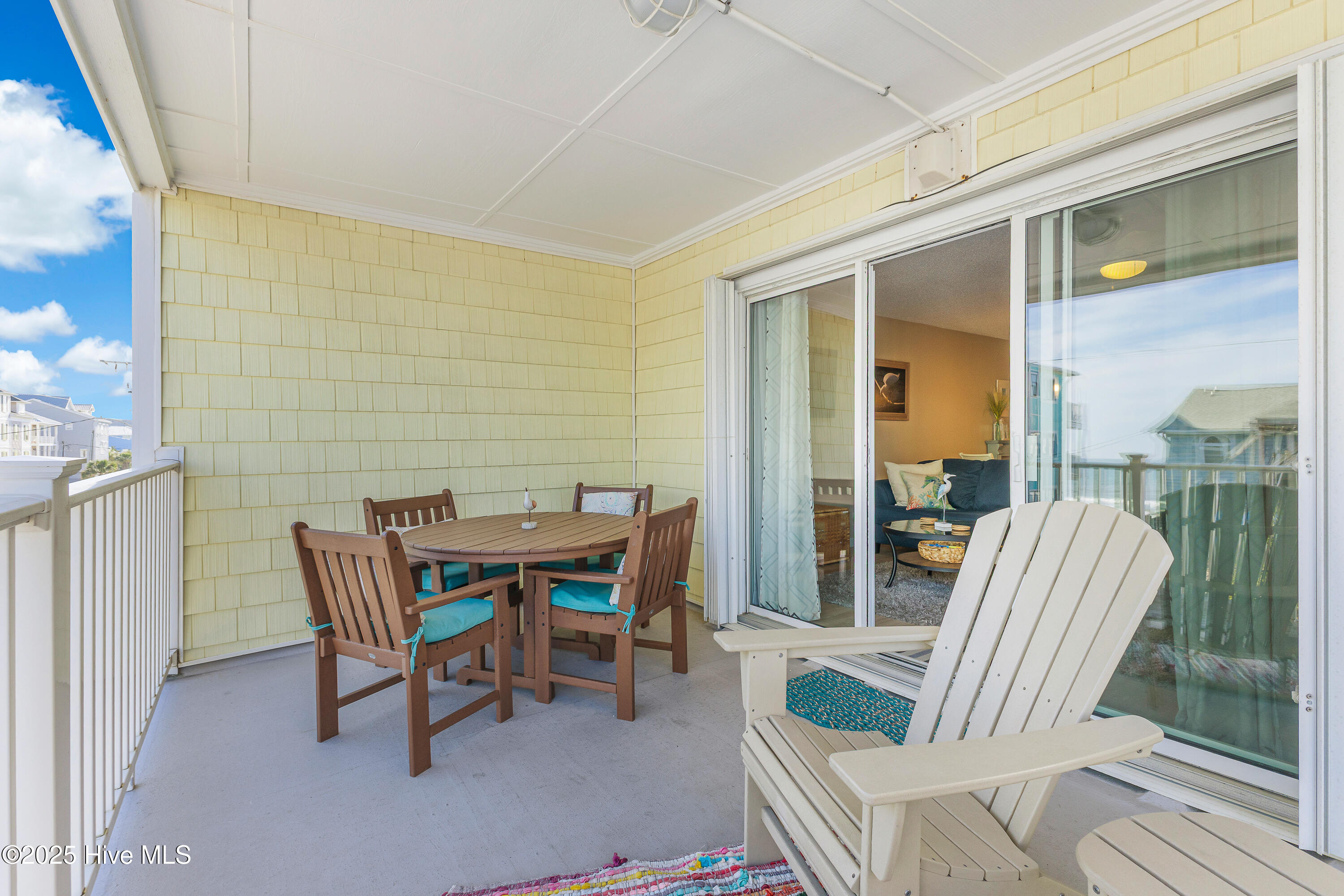 100540902 | Photo 34