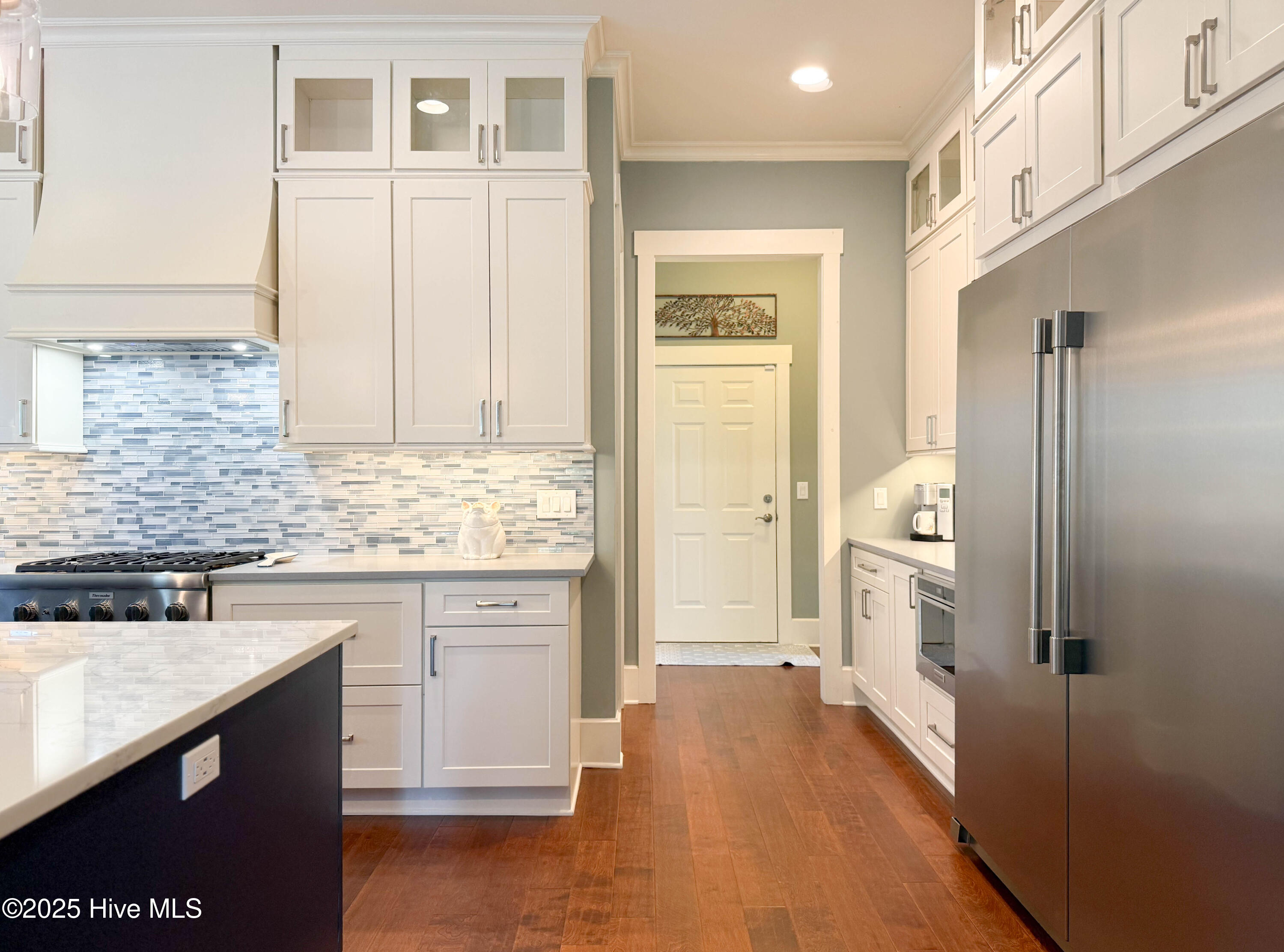 100534073 | Photo 15