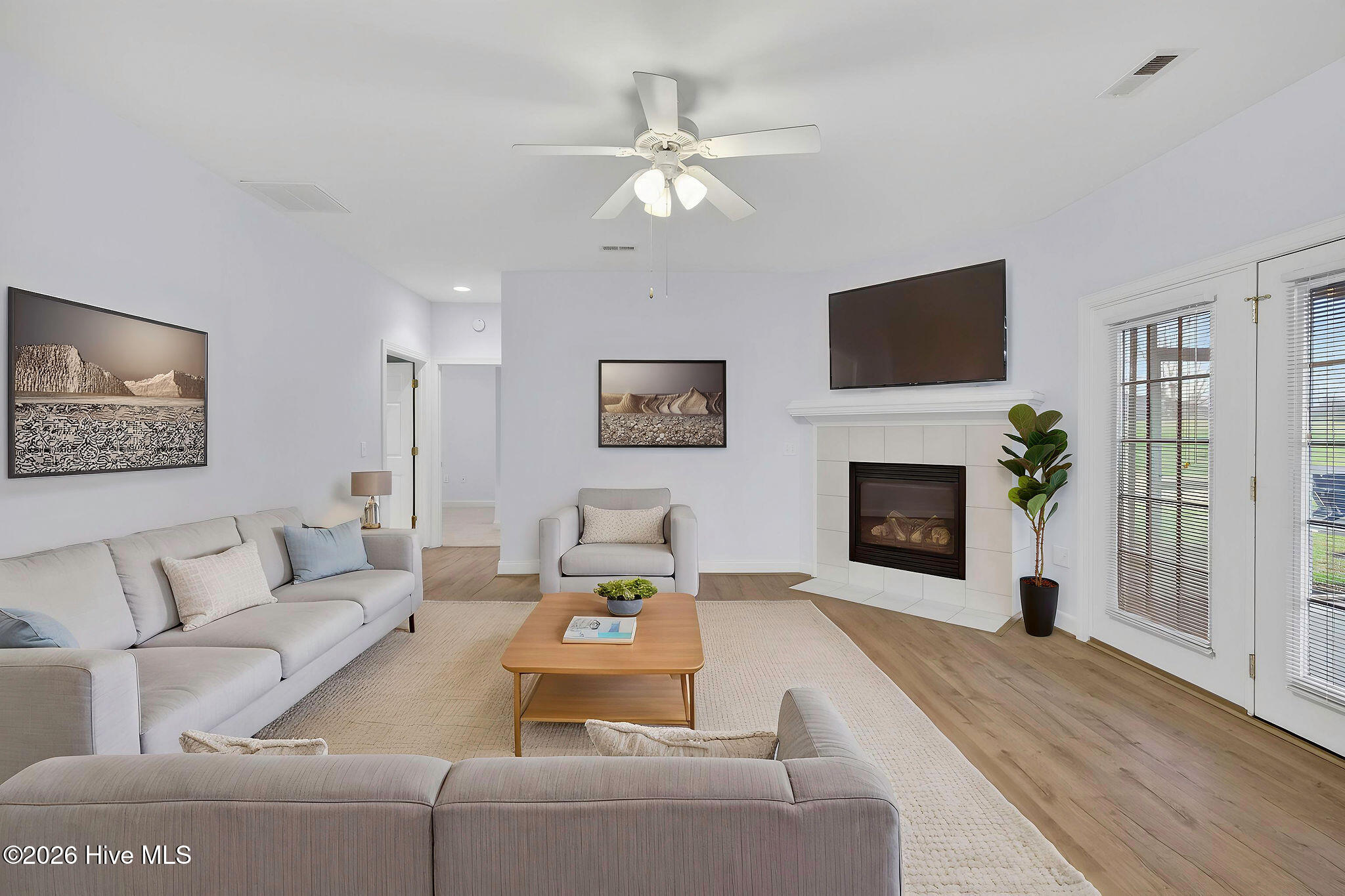 100561497 | Photo 16