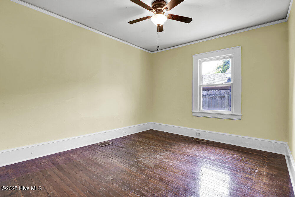 100508379 | Photo 25