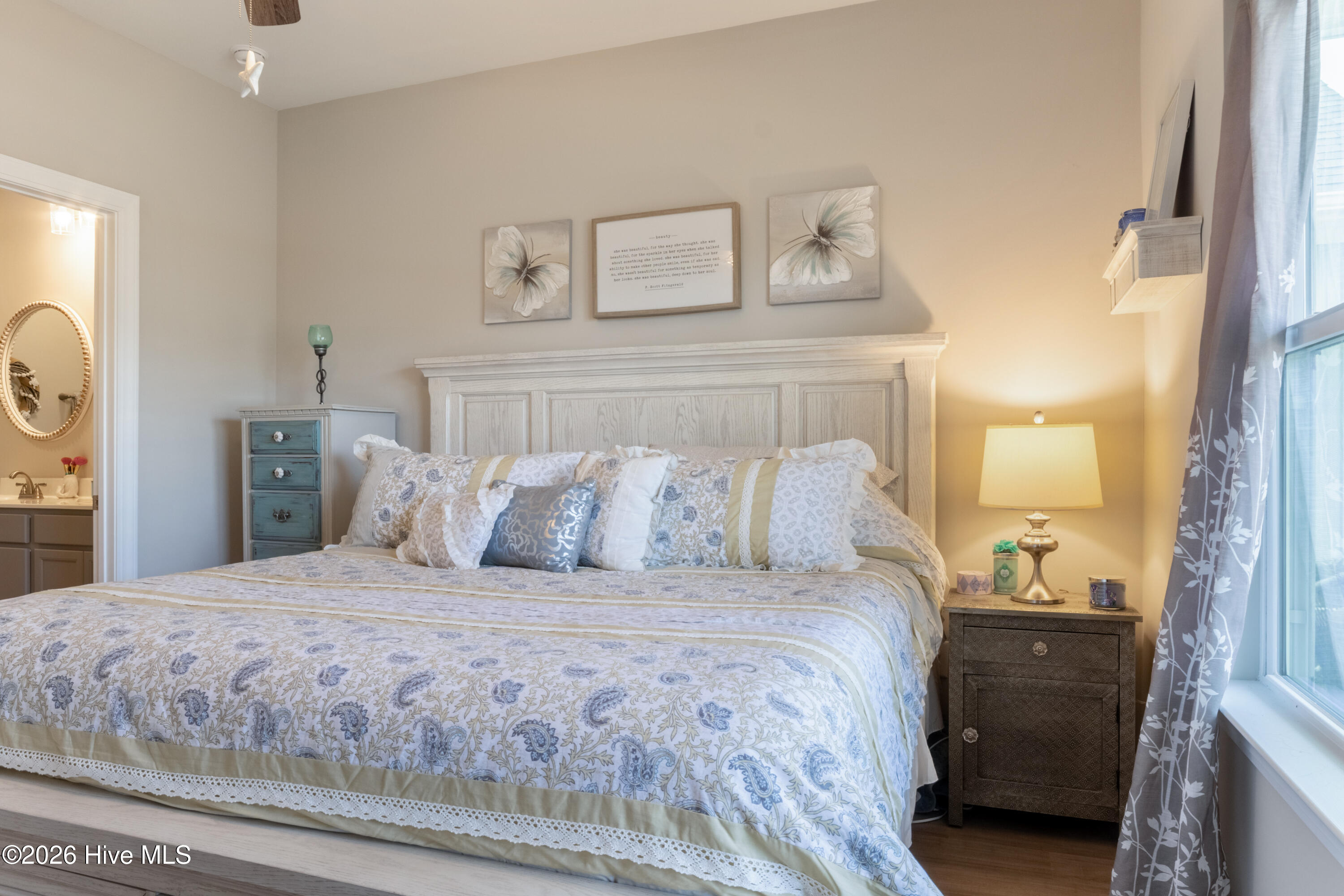 100557212 | Photo 24