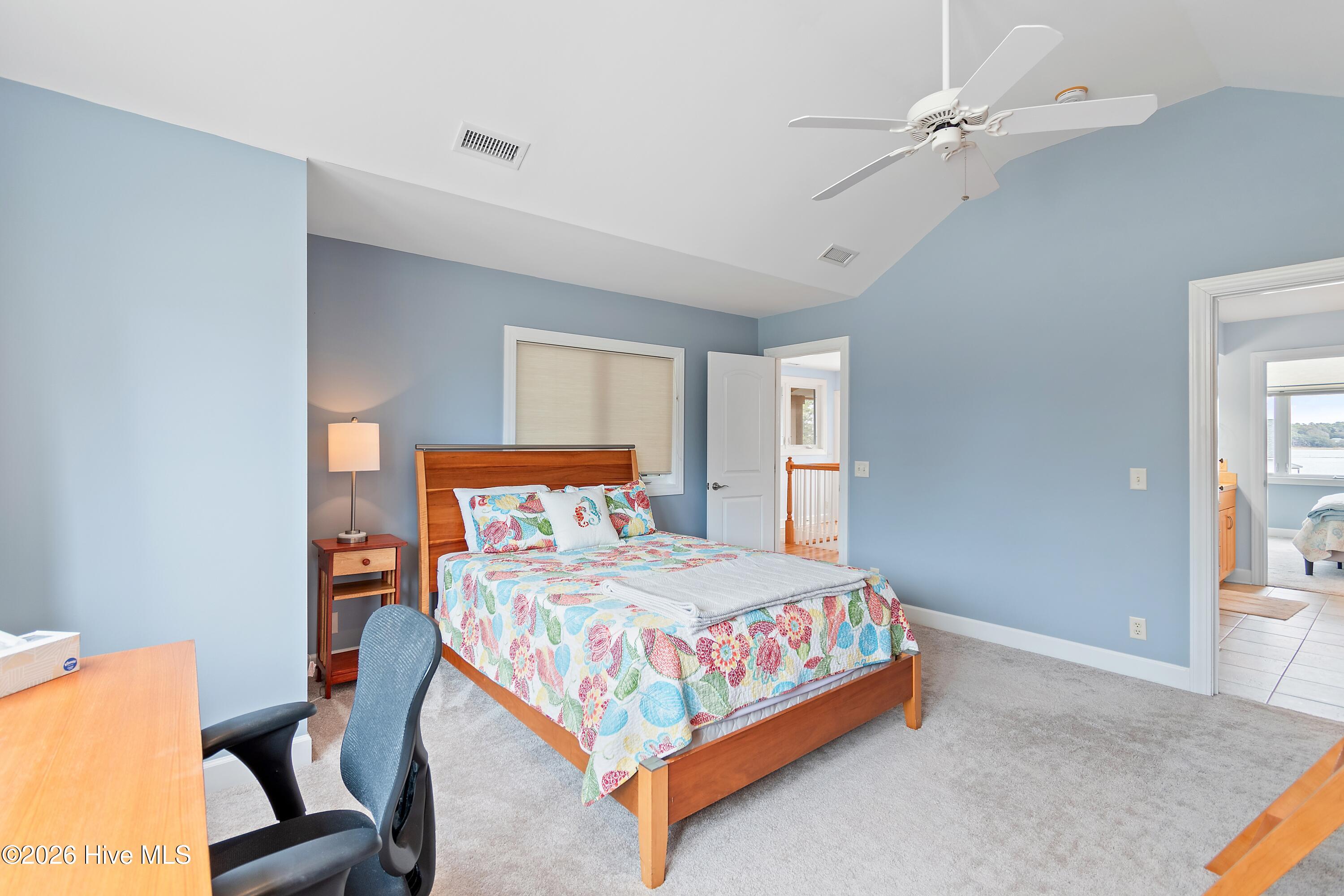 100557427 | Photo 58