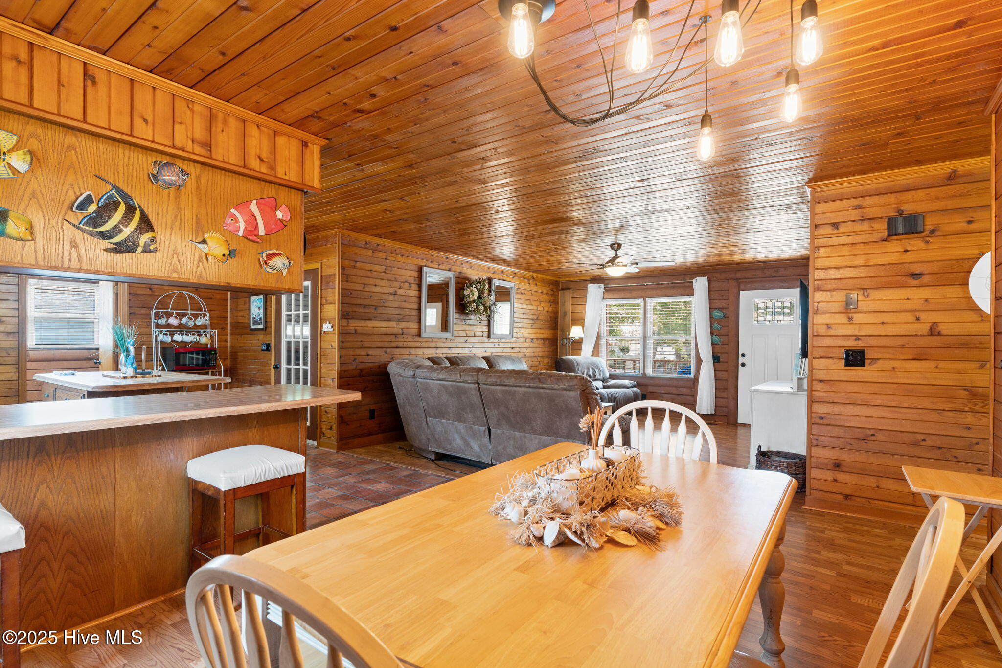 100511557 | Photo 19