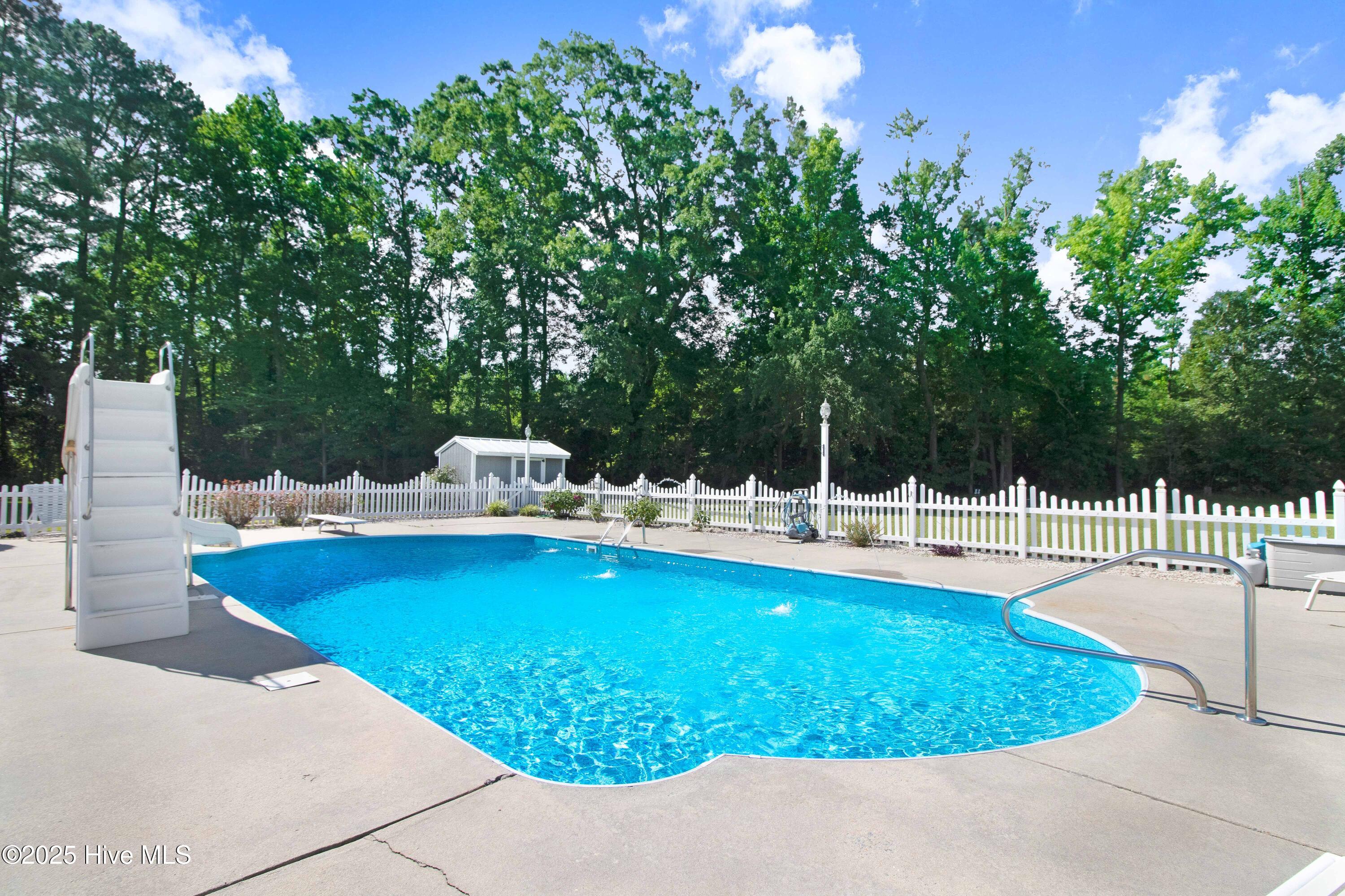 Homes for sale in Kinston, NC | 263 Ashland Dr, Kinston, NC 28501 | MLS# 100513865