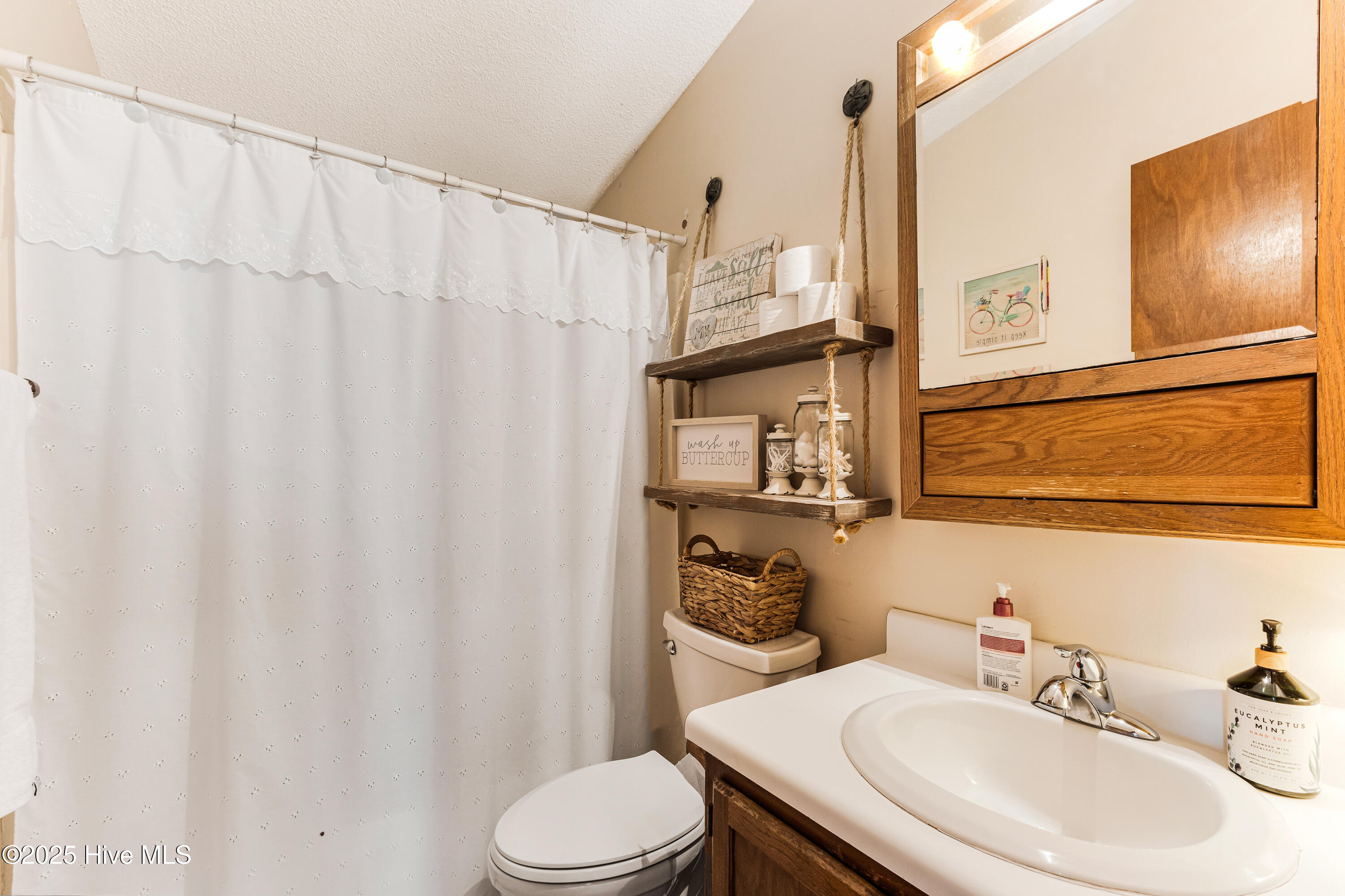 100533103 | Photo 21