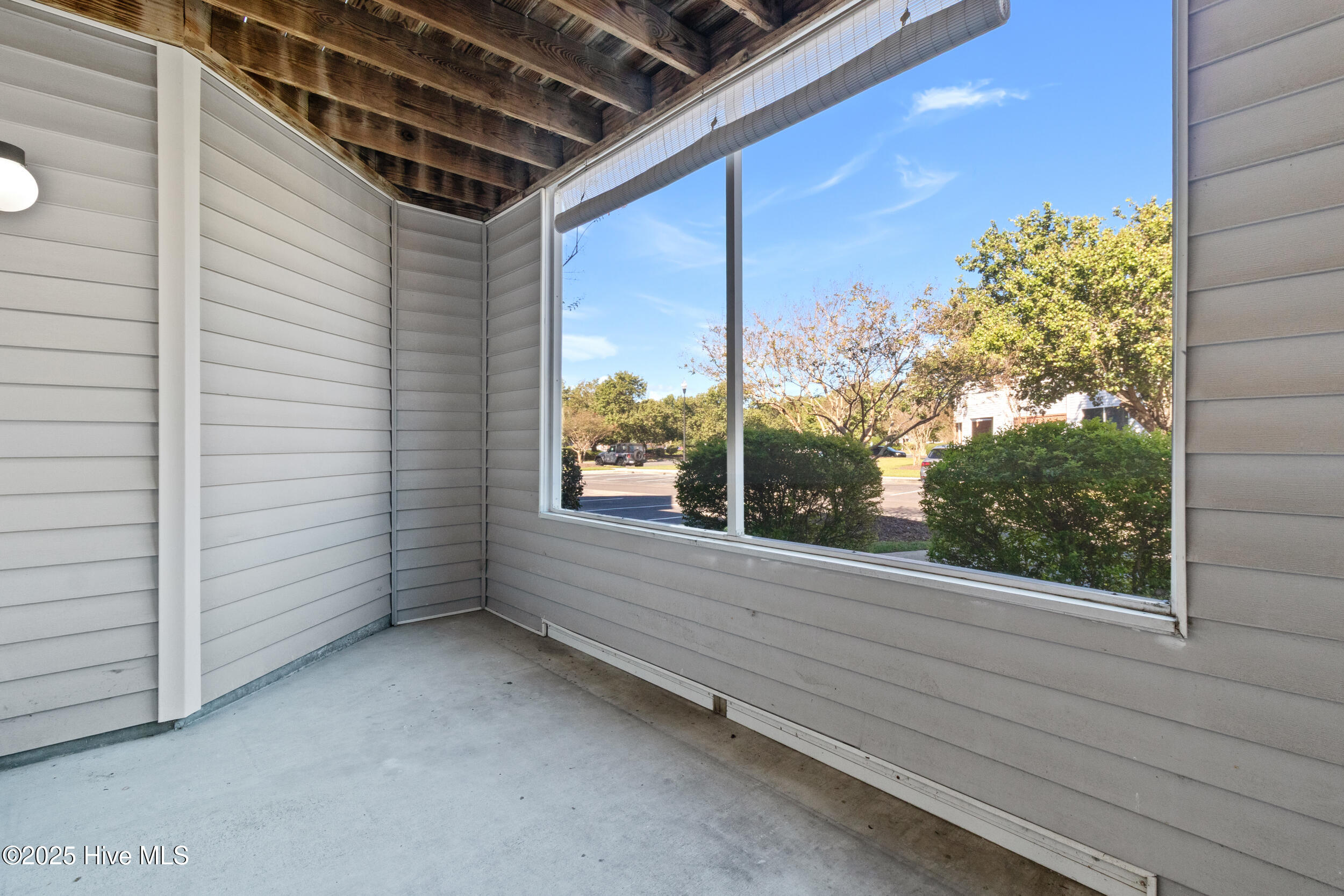 100557109 | Photo 21