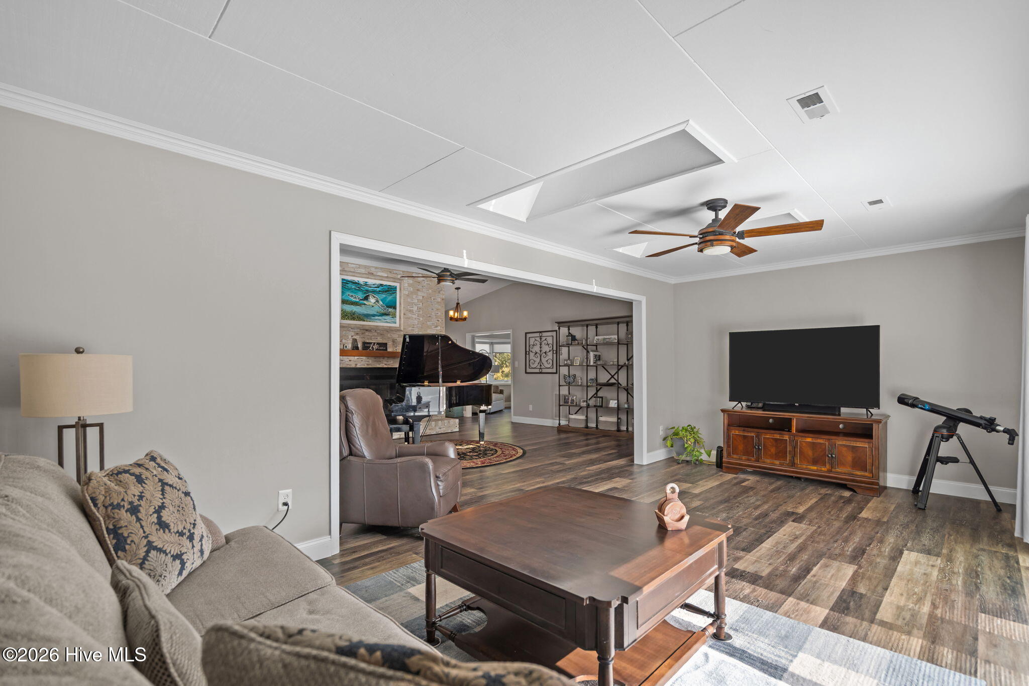 100554054 | Photo 34