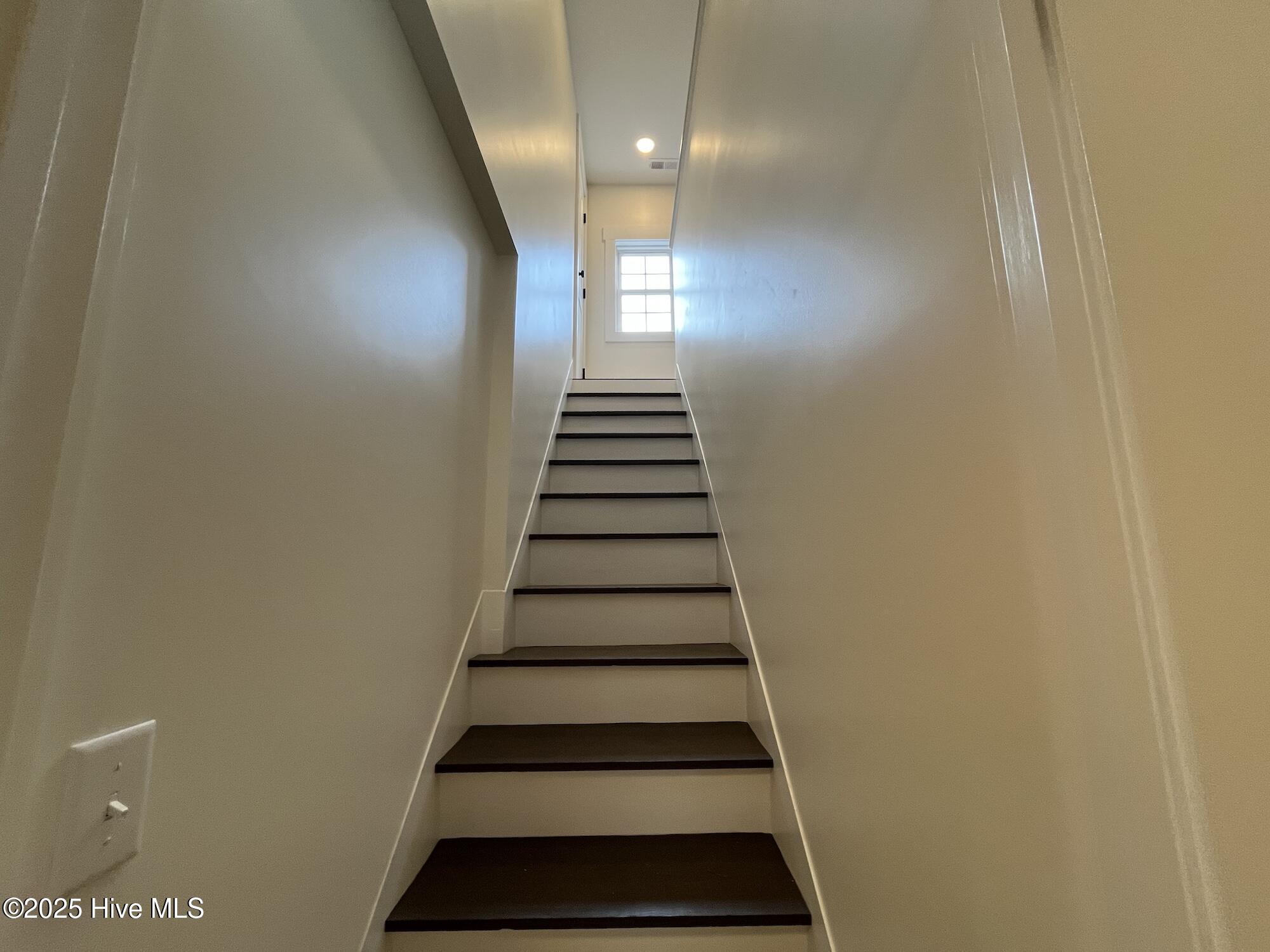 100552408 | Photo 15