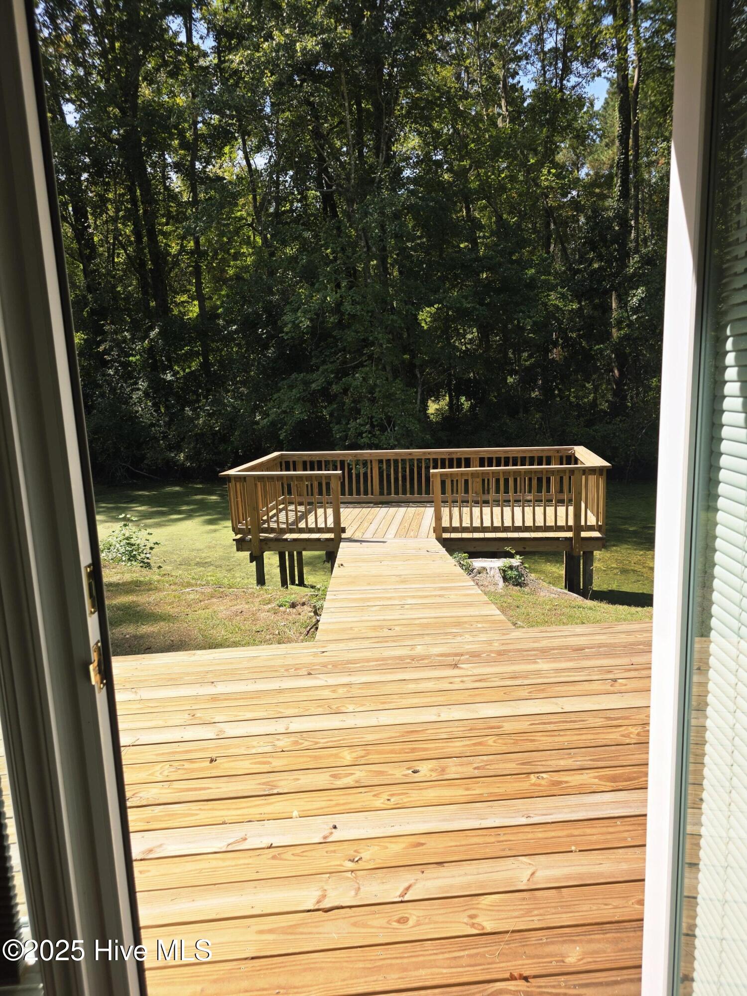 100532244 | Photo 23