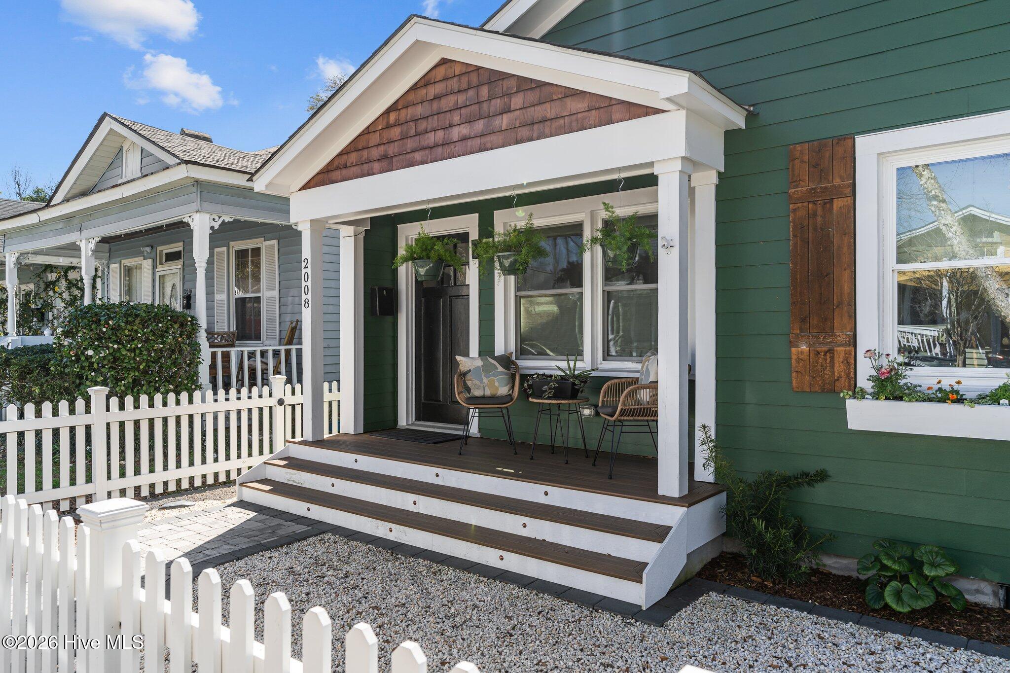 100557813 | Photo 61