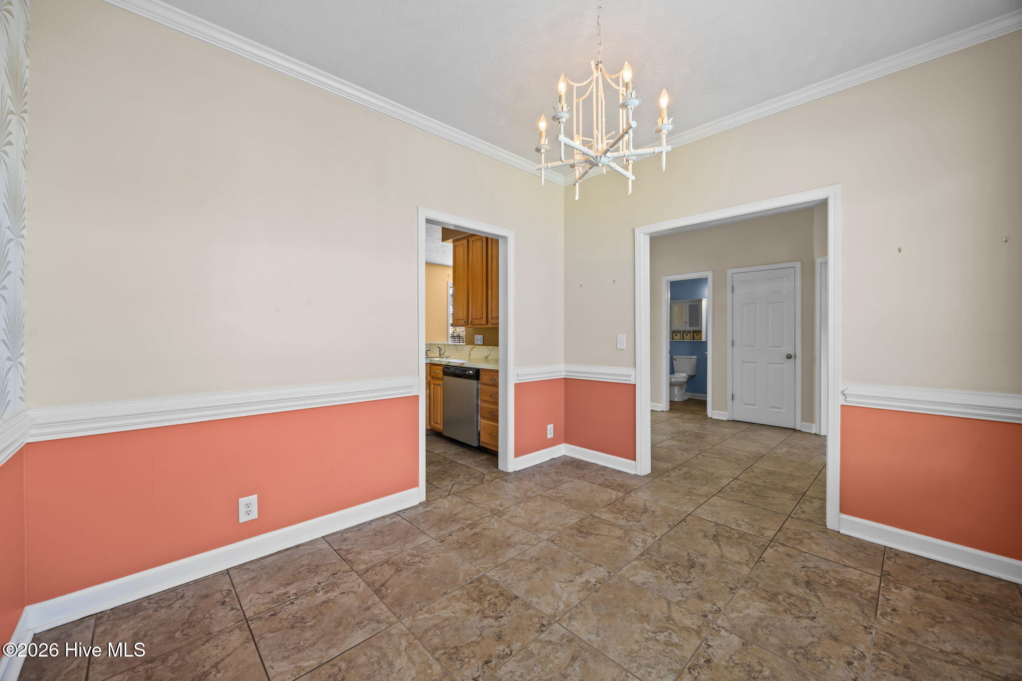 100549557 | Photo 18